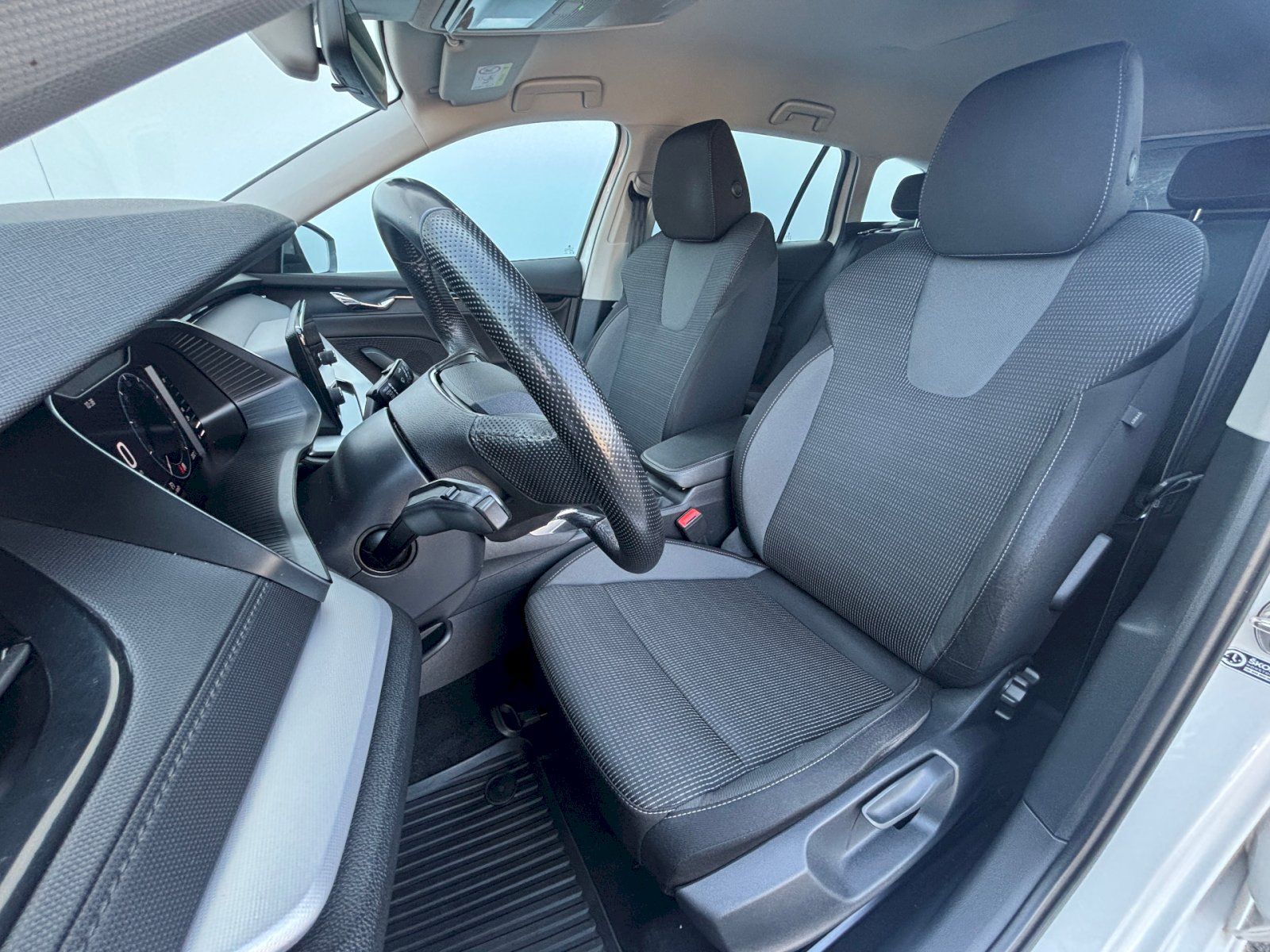 Škoda Octavia, 2.0 TDI 85kW Ambition Plus Nez - fotka 6