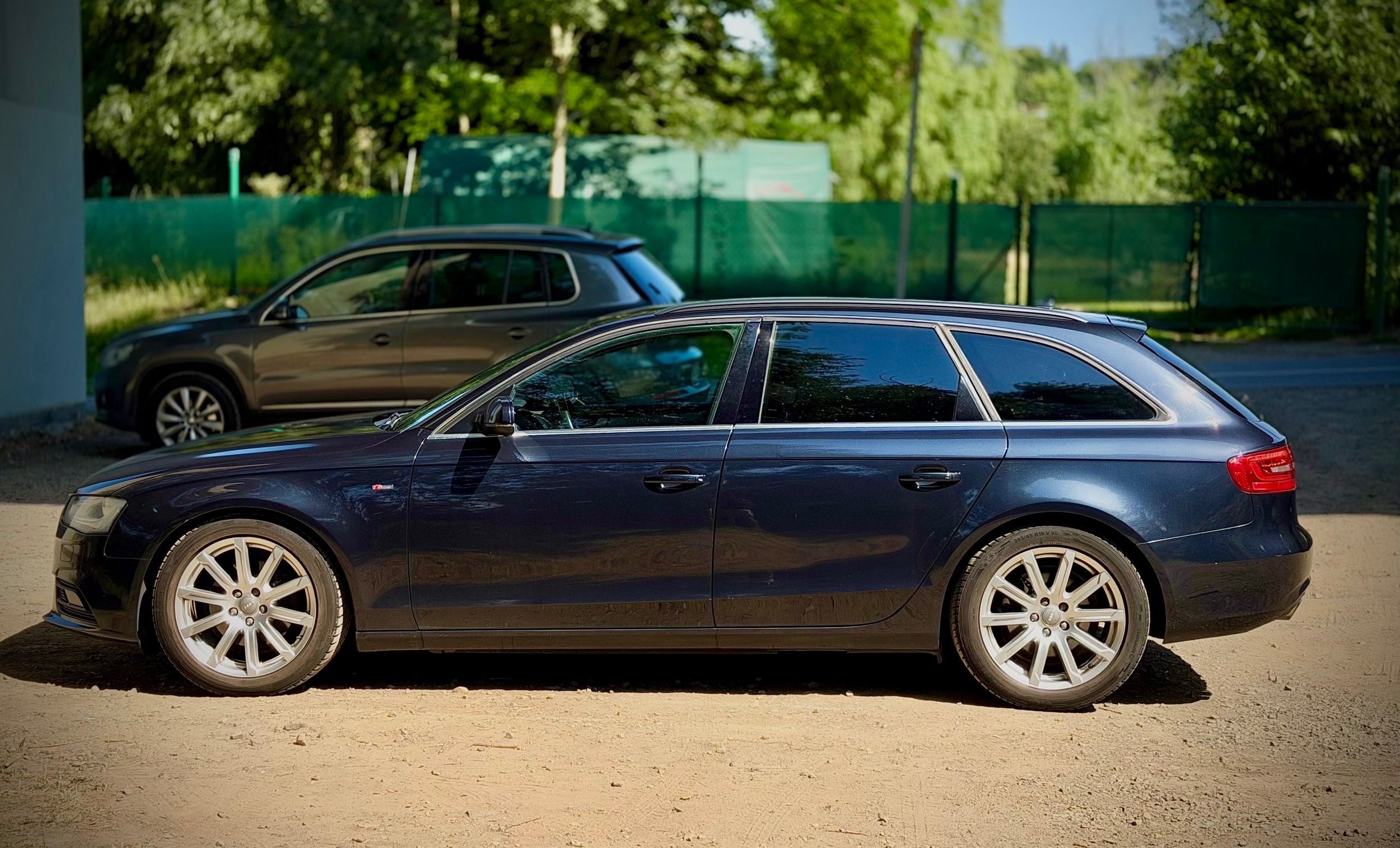 Audi A4 Avant, 2.0 TDI S-line - fotka 3