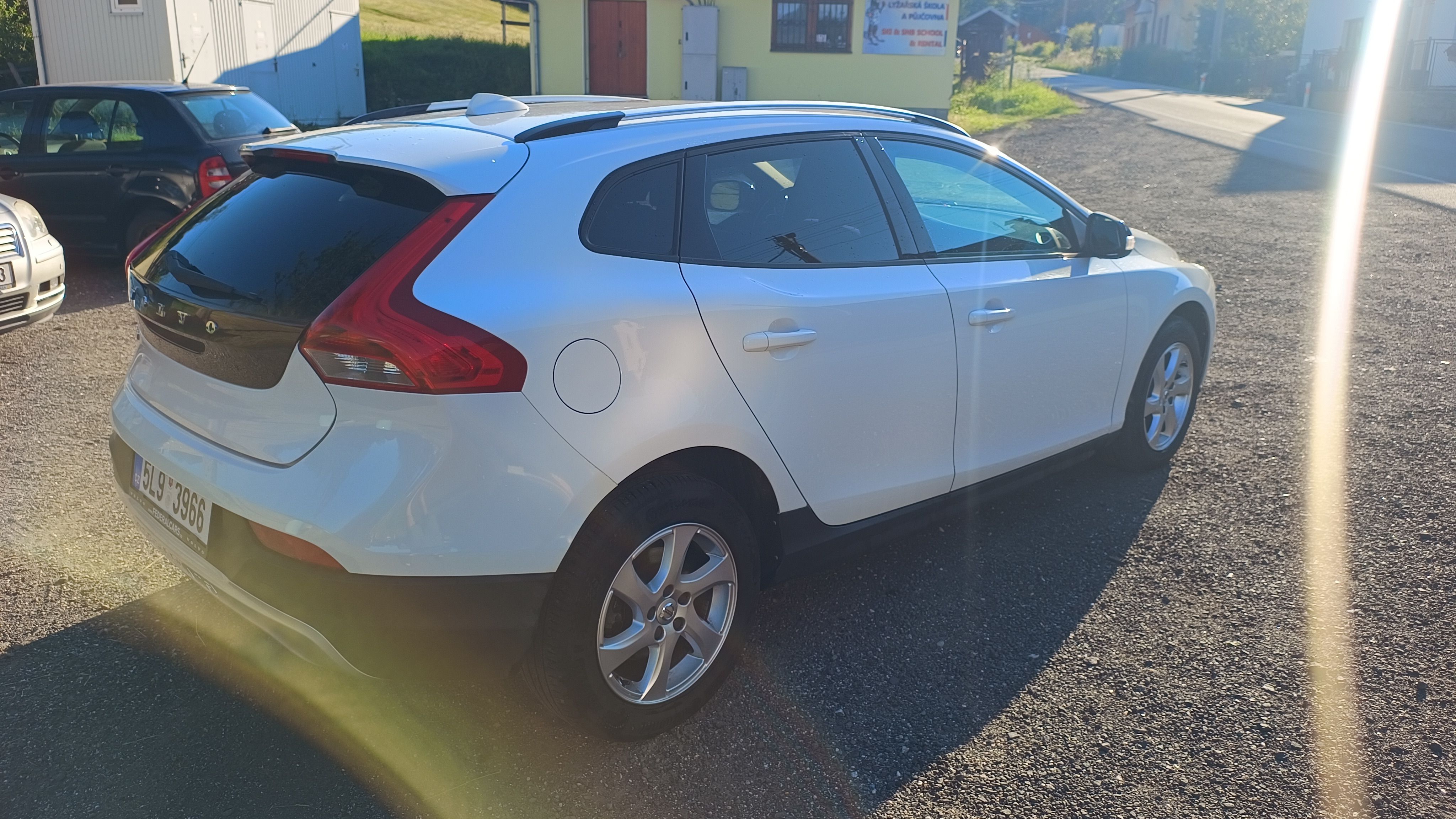 Volvo V40, Cross Country, nez. topení, TZ - fotka 6