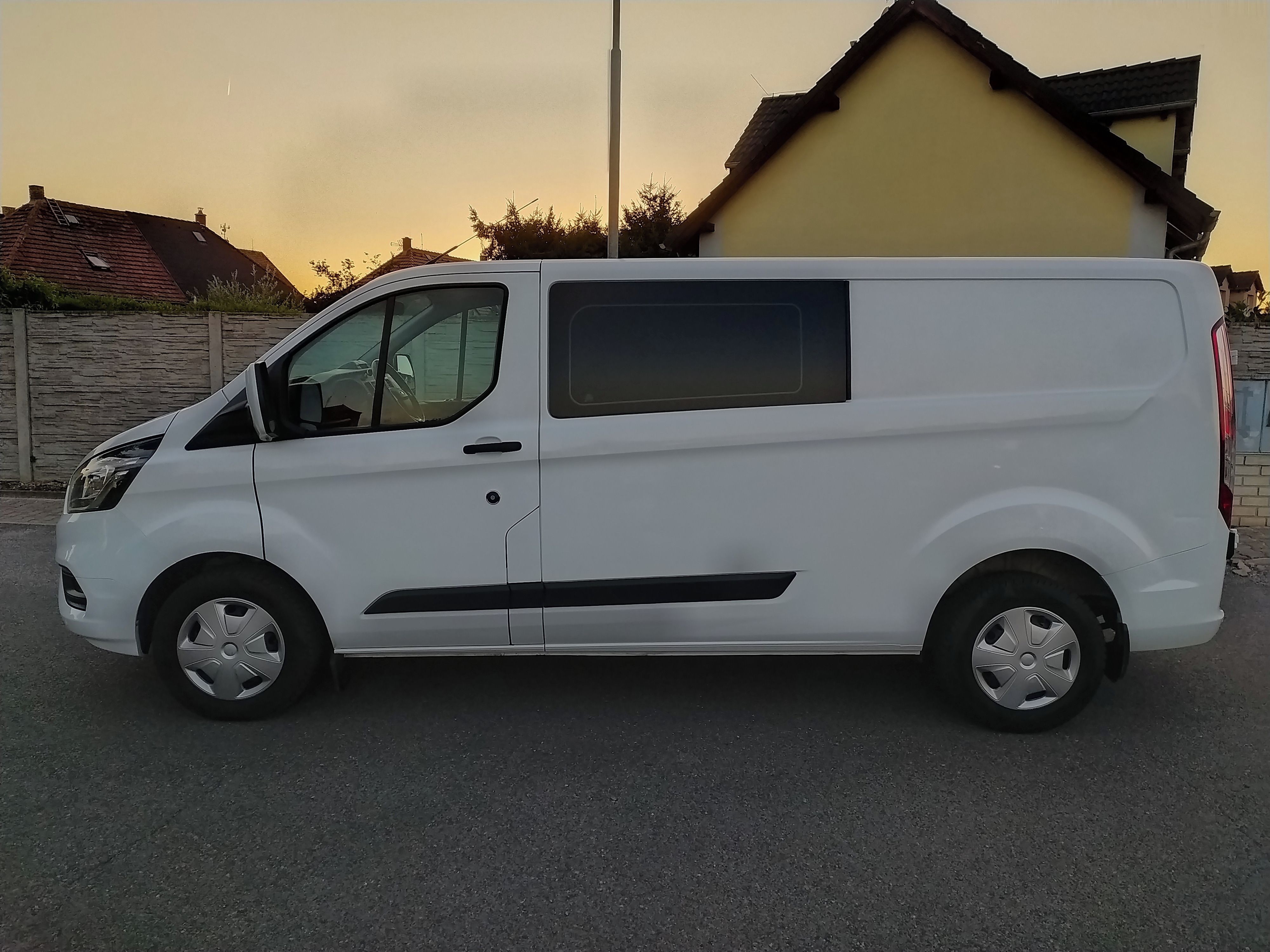Ford Transit Custom, 2,0TDCi96kwL2ECO bHYBRID1.MAJ. - fotka 4