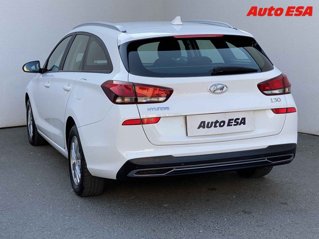Hyundai i30, 1.6 CRDi,ČR,AC,kamera - fotka 6
