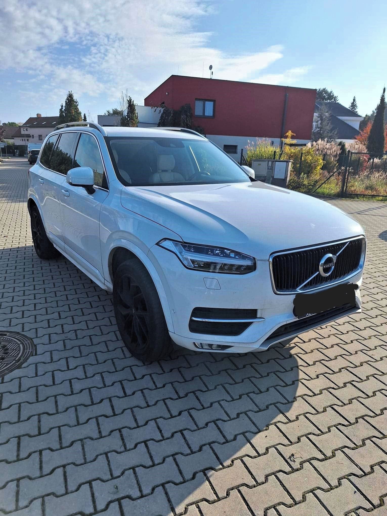 Volvo XC90, Volvo XC60 D5 AWD ODPOČET DPH