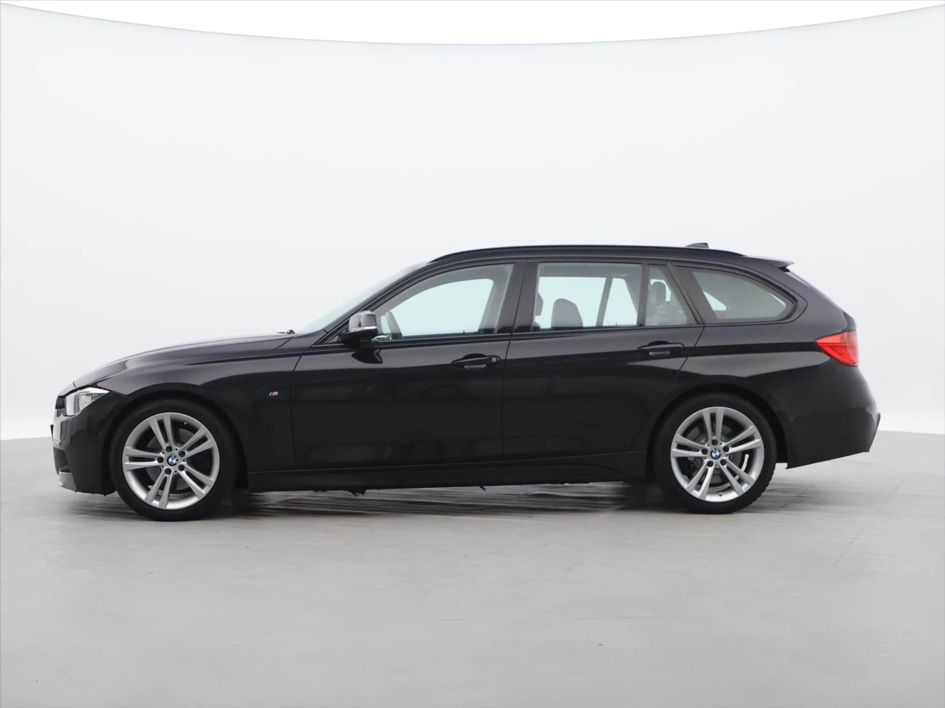 BMW Řada 3, 3.0 330d xDrive 190kW Touring - fotka 4