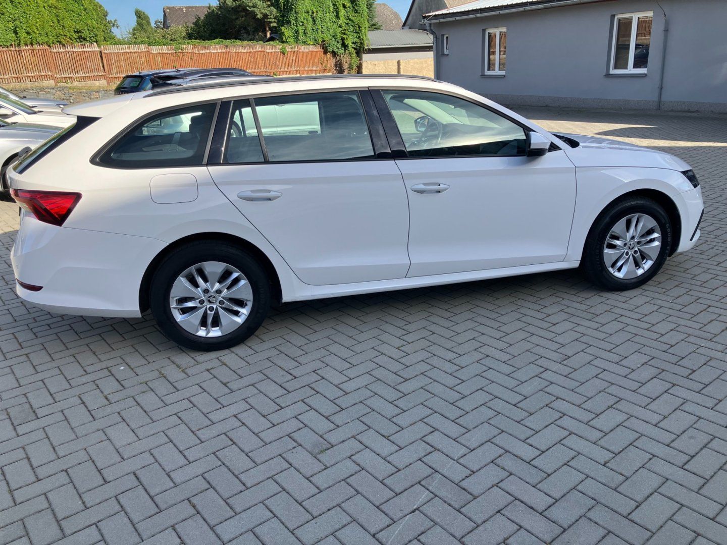 Škoda Octavia, 2.0TDI AMBITION NAJ.53TKM - fotka 4