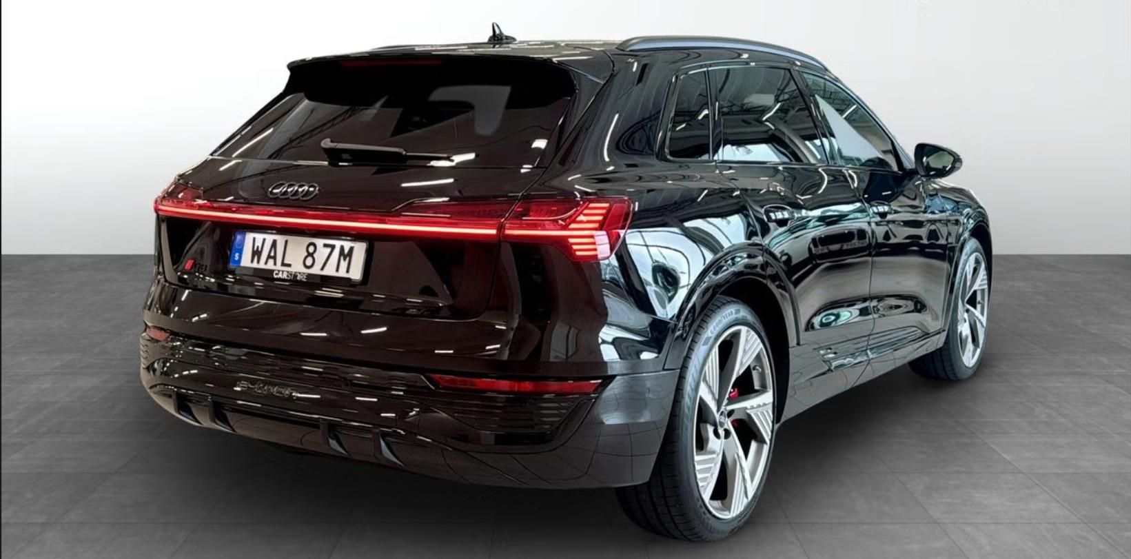 Audi Q8 e-tron, 55 Q 360k Pano Matrix 4 zóny - fotka 2