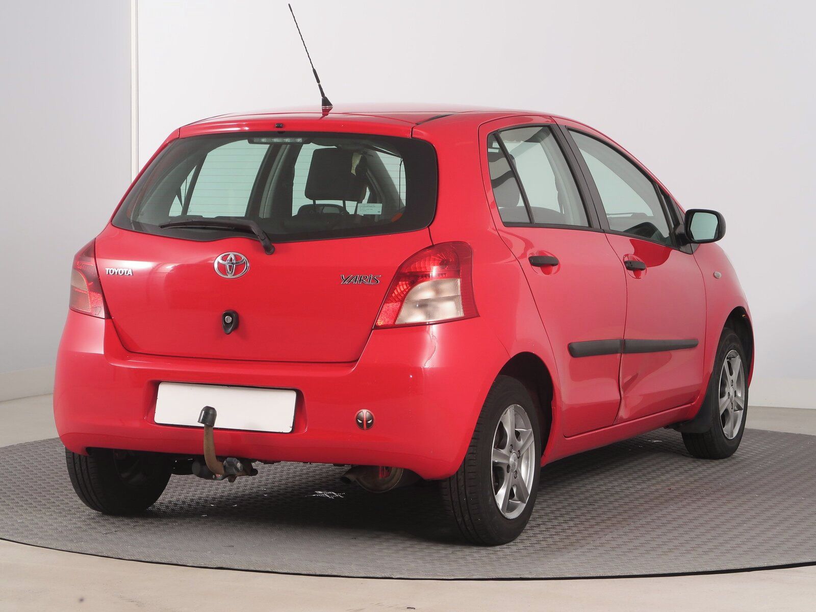 Toyota Yaris, 1.0 VVT-i, po STK, Tažné - fotka 5