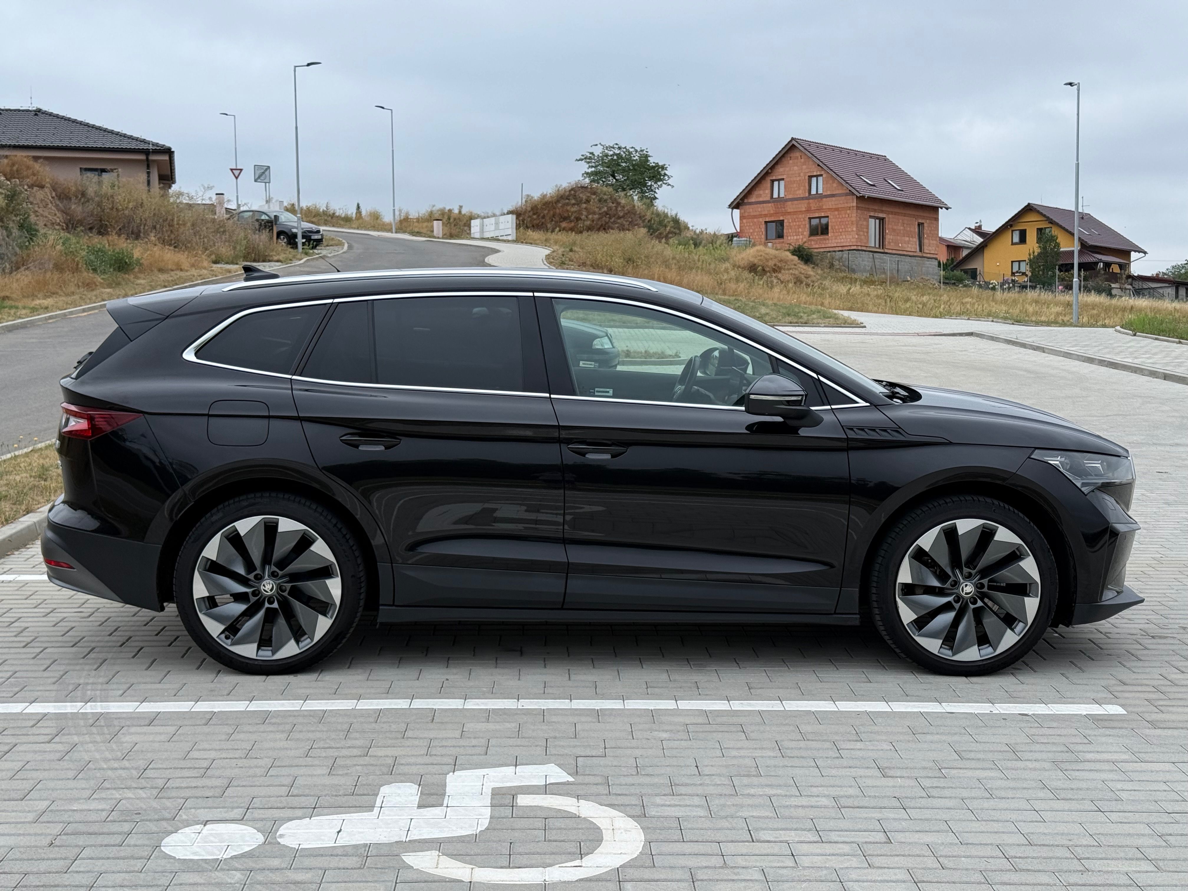 Škoda Enyaq iV, 80x - fotka 3