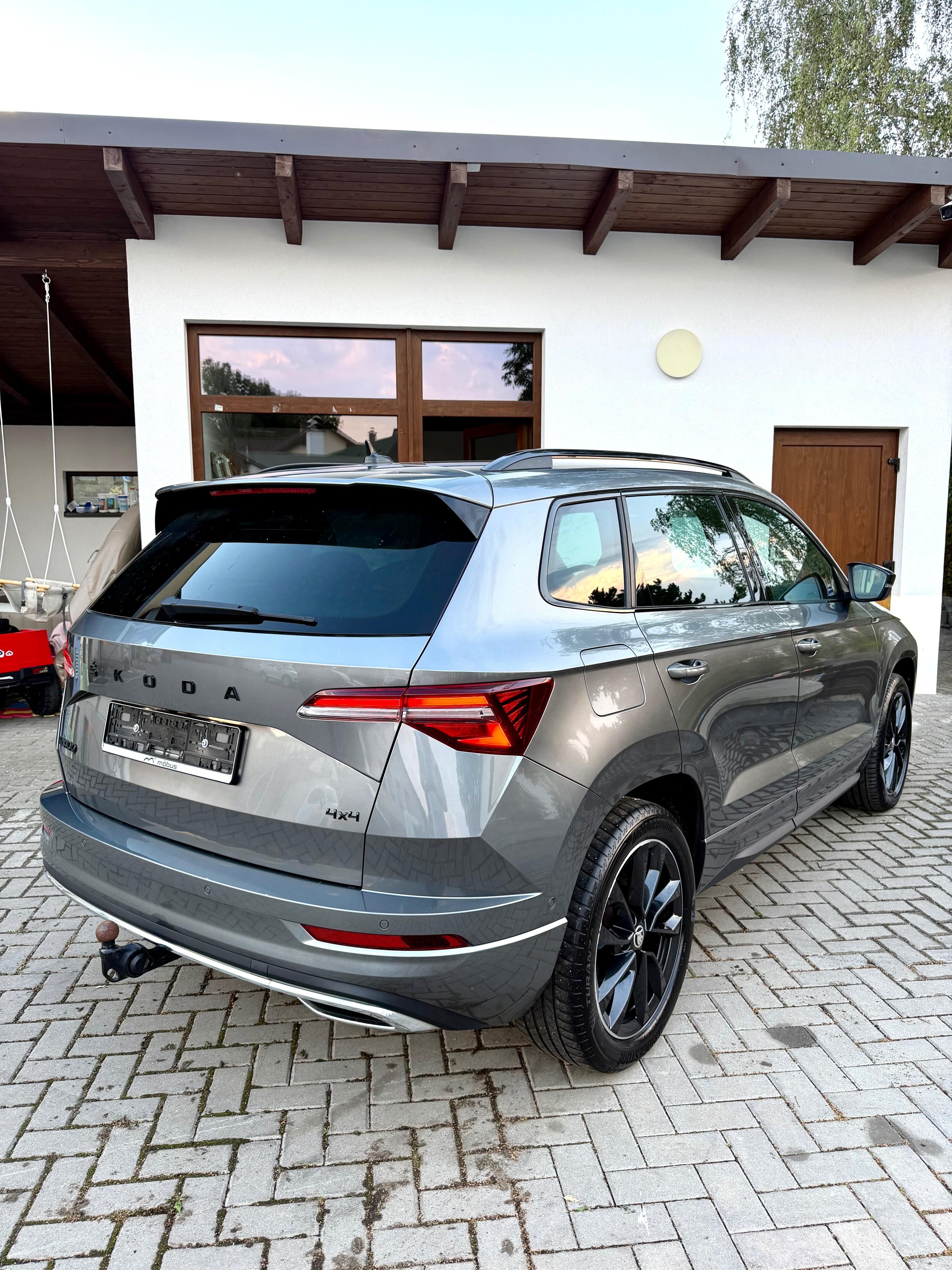 Škoda Karoq, 2.0 TSI 4x4 MATRIX 360 DCC - fotka 5