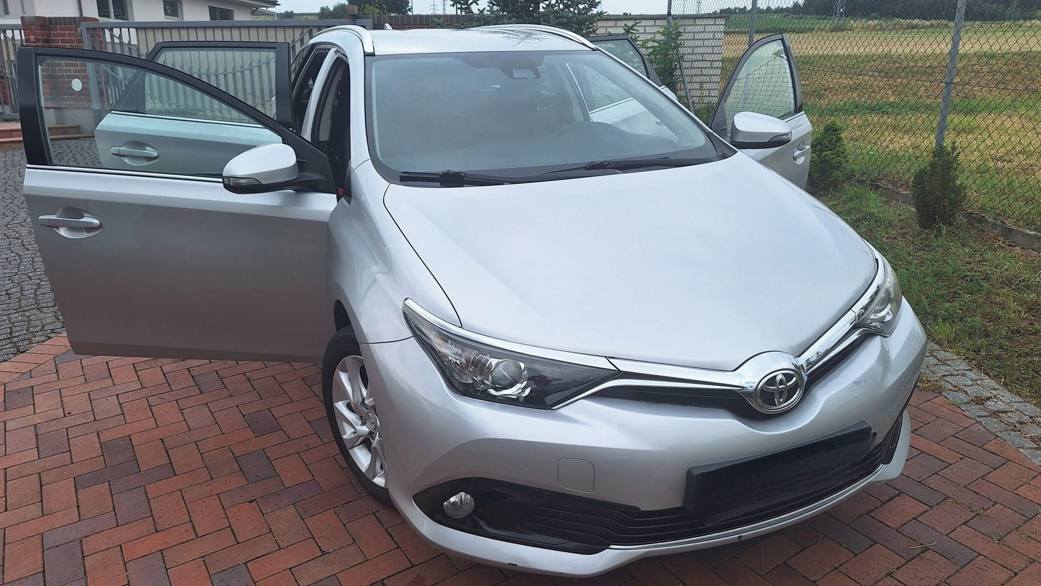 Toyota Auris, 1.6 VVTi, kombi - fotka 2