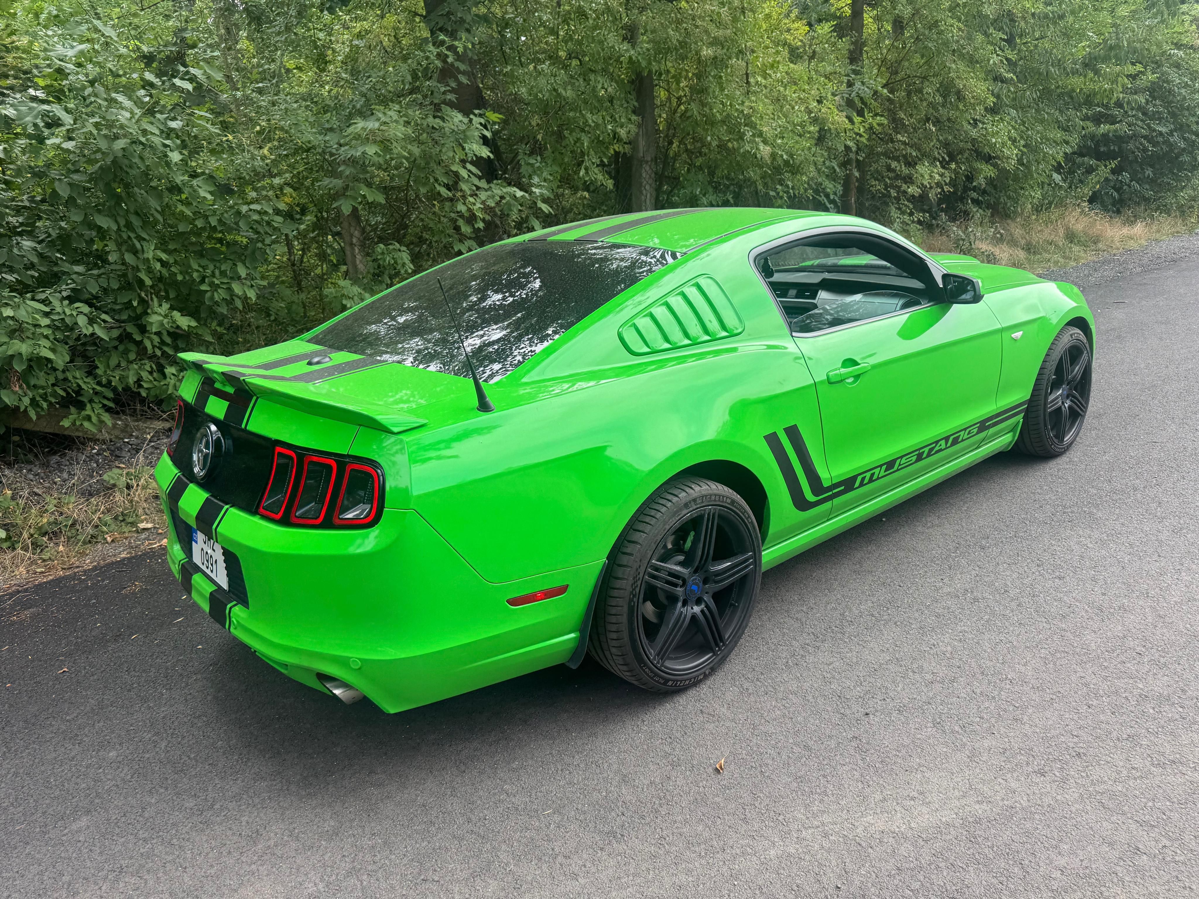 Ford Mustang, Ford Mustang Je to 2014 3.7 - fotka 6