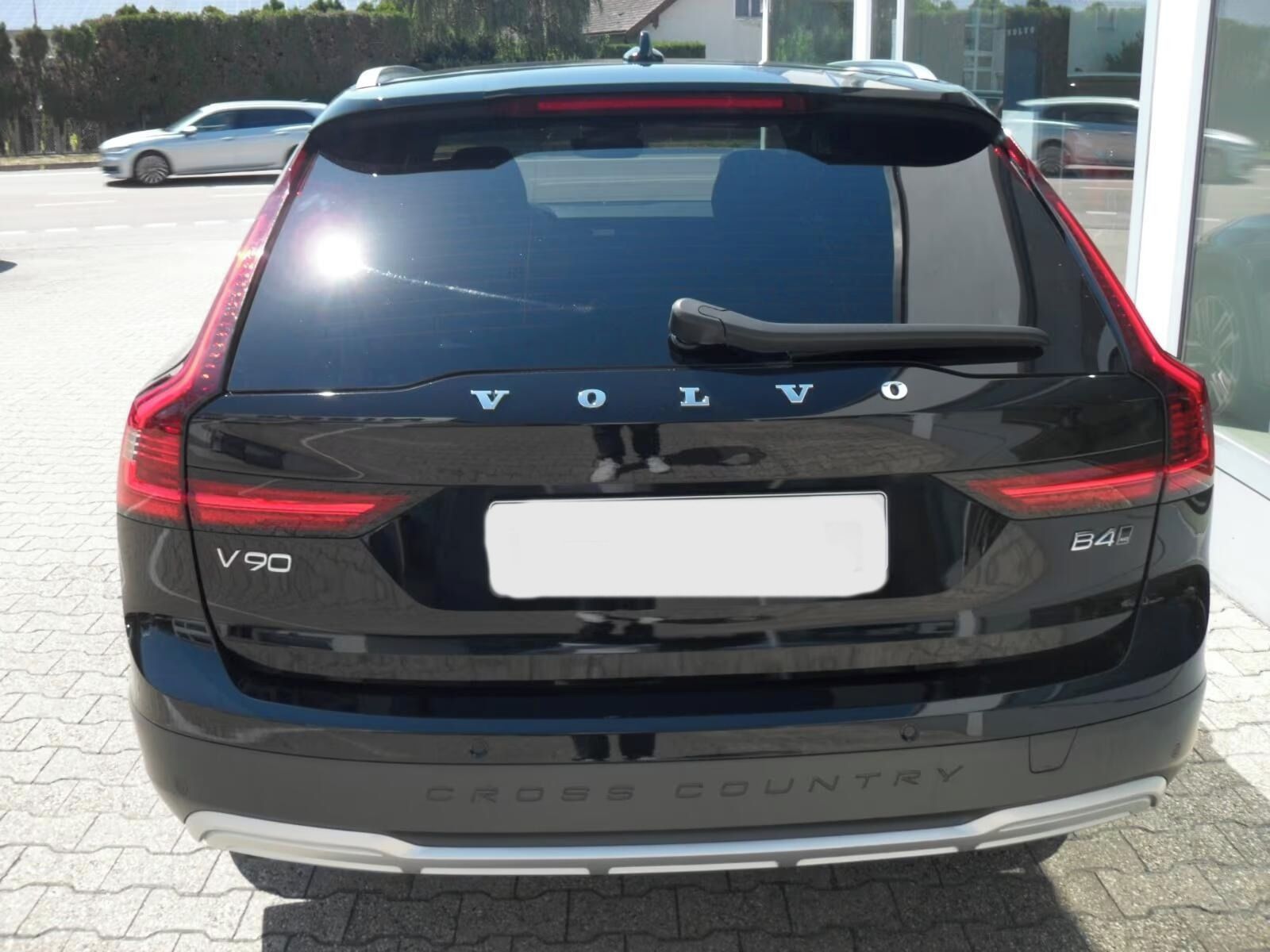 Volvo V90, CROSS COUNTRY B4 2.0  Plus AWD - fotka 6