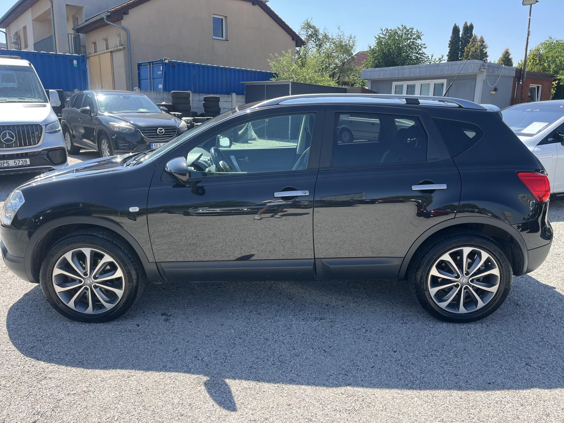 Nissan Qashqai, 2.0i 104 KW, 4x4, Panorama - fotka 4