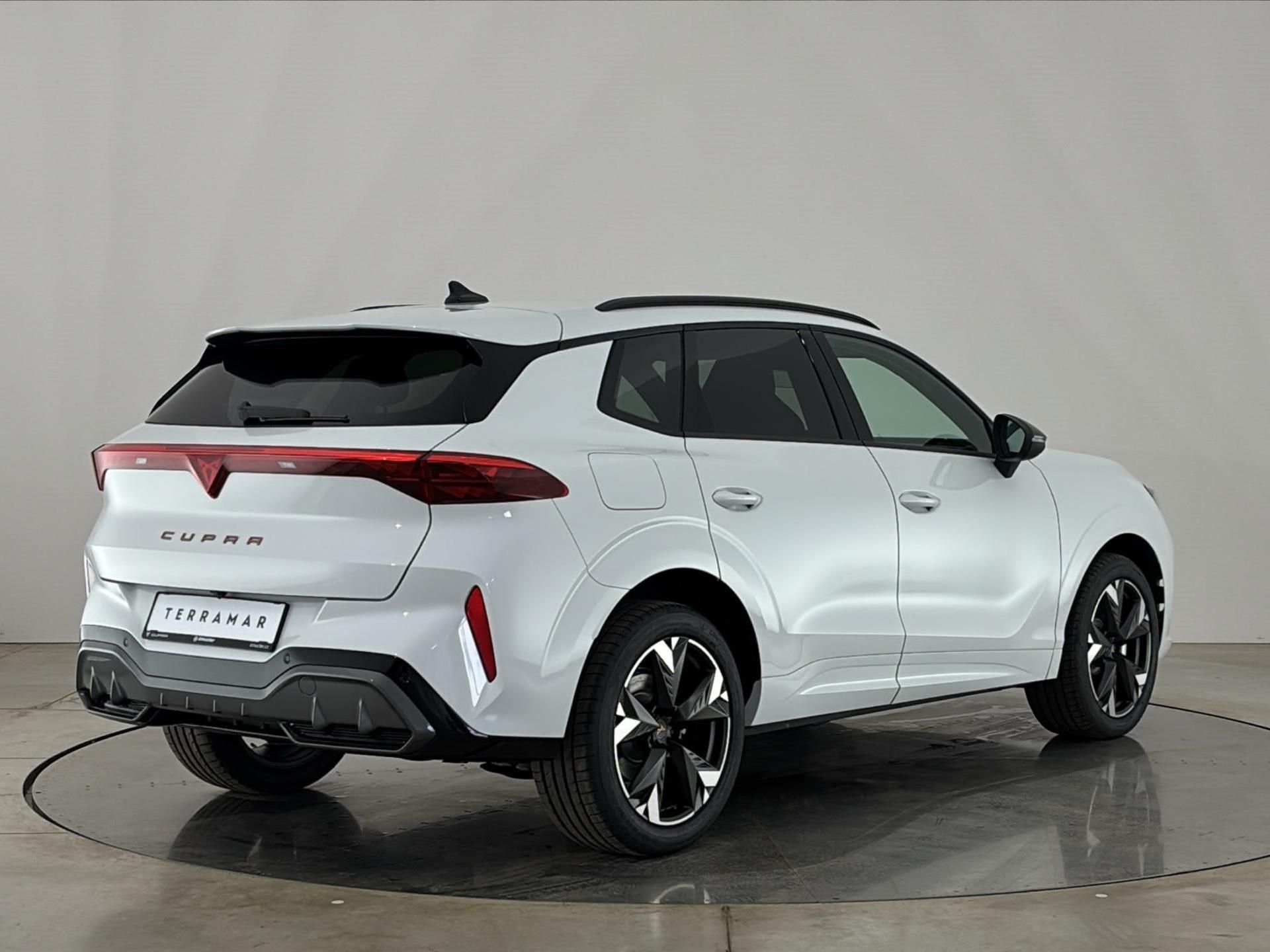 Cupra Terramar, 1.5 eTSi / 110 kW - fotka 2