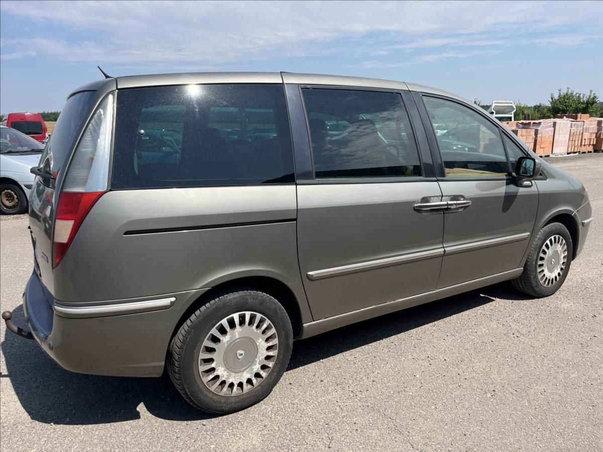 Lancia Phedra, 2,0 JTD KLIMA TAŽNÉ STK 7/2028 - fotka 5