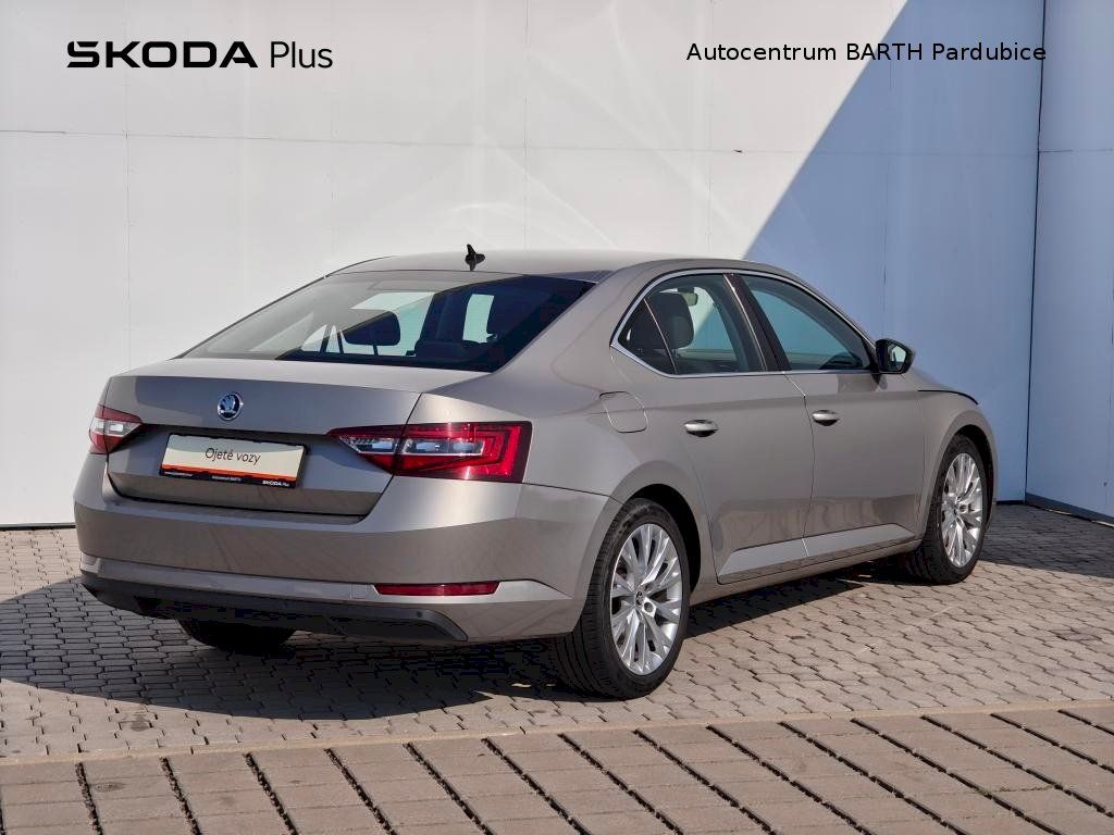 Škoda Superb, 2,0 TDI / 110 kW / Ambition / - fotka 2