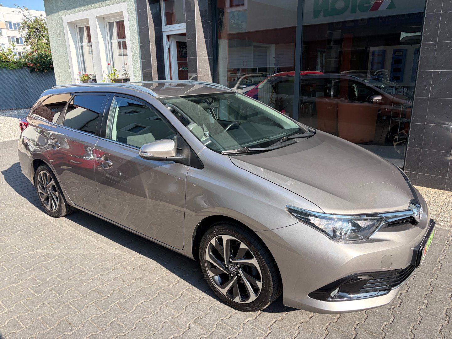Toyota Auris, 1,2D4-T85kW,1maj,servis,2xkola