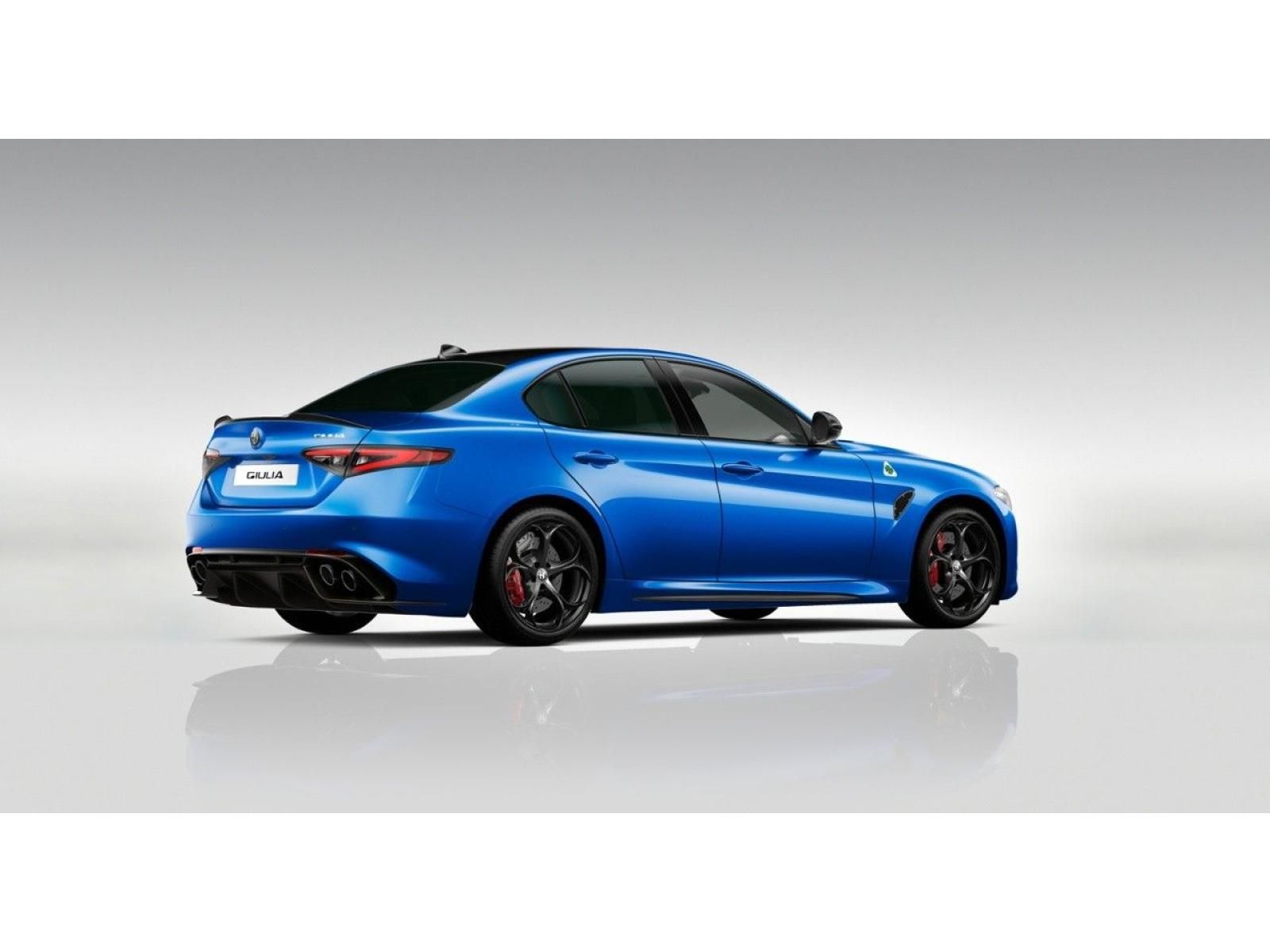 Alfa Romeo Giulia, 2.9 V6 BiTurbo 520k QV Carbon - fotka 3