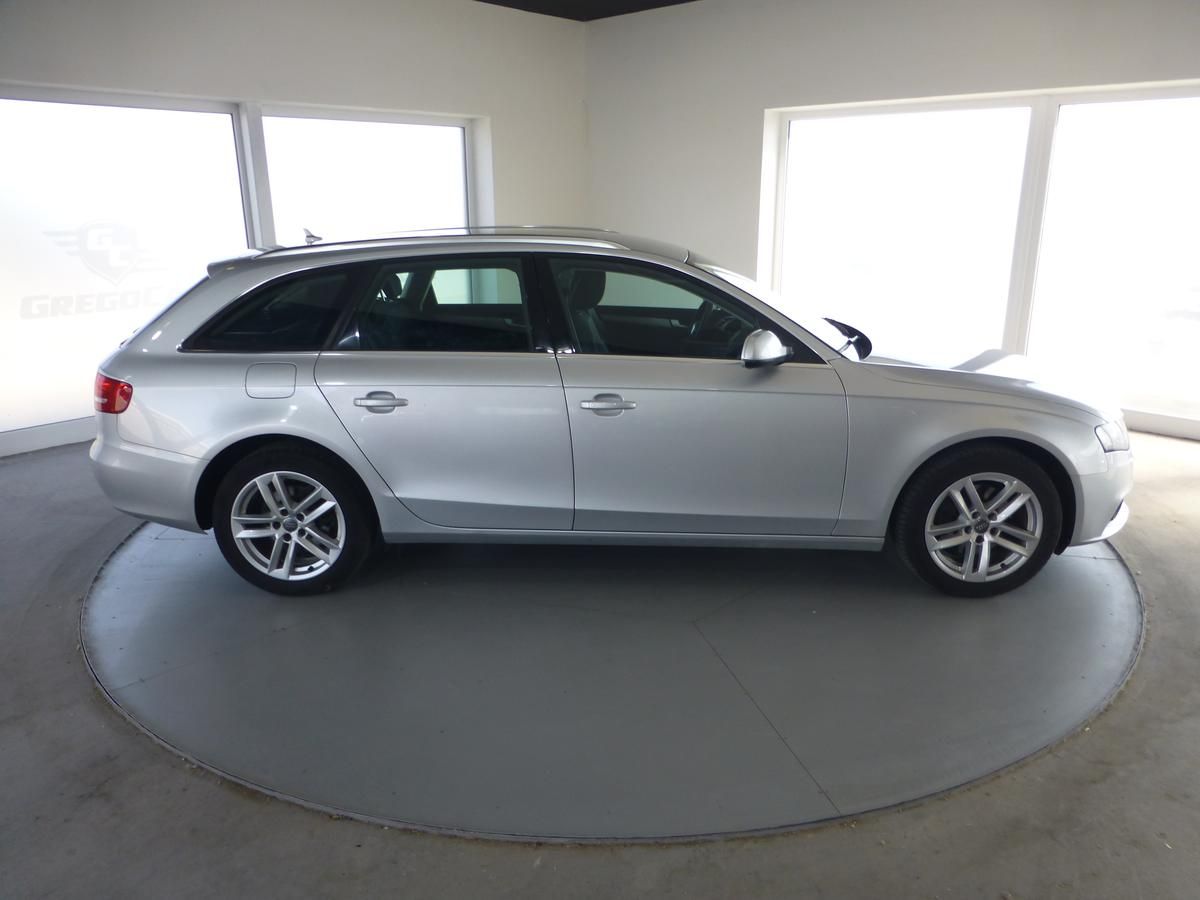 Audi A4, 2,0TDI*ALU**PARK.S***NAVIGACE - fotka 4