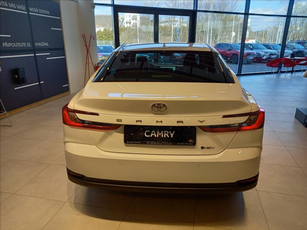 Toyota Camry, 2,5 - fotka 5