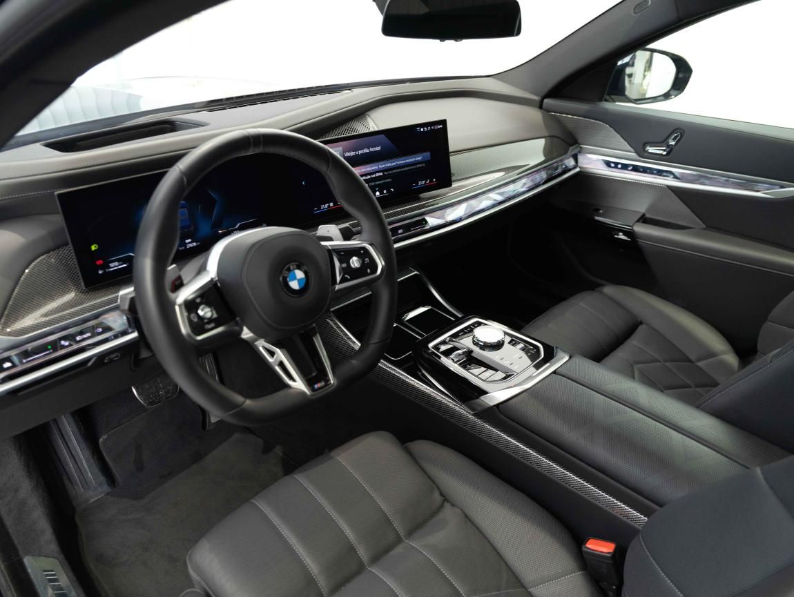 BMW Řada 7, 740d xDrive Sedan - fotka 5
