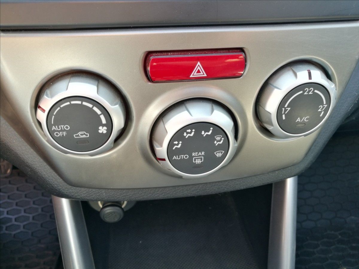 Subaru Forester, 2,0 i 4x4 - fotka 6