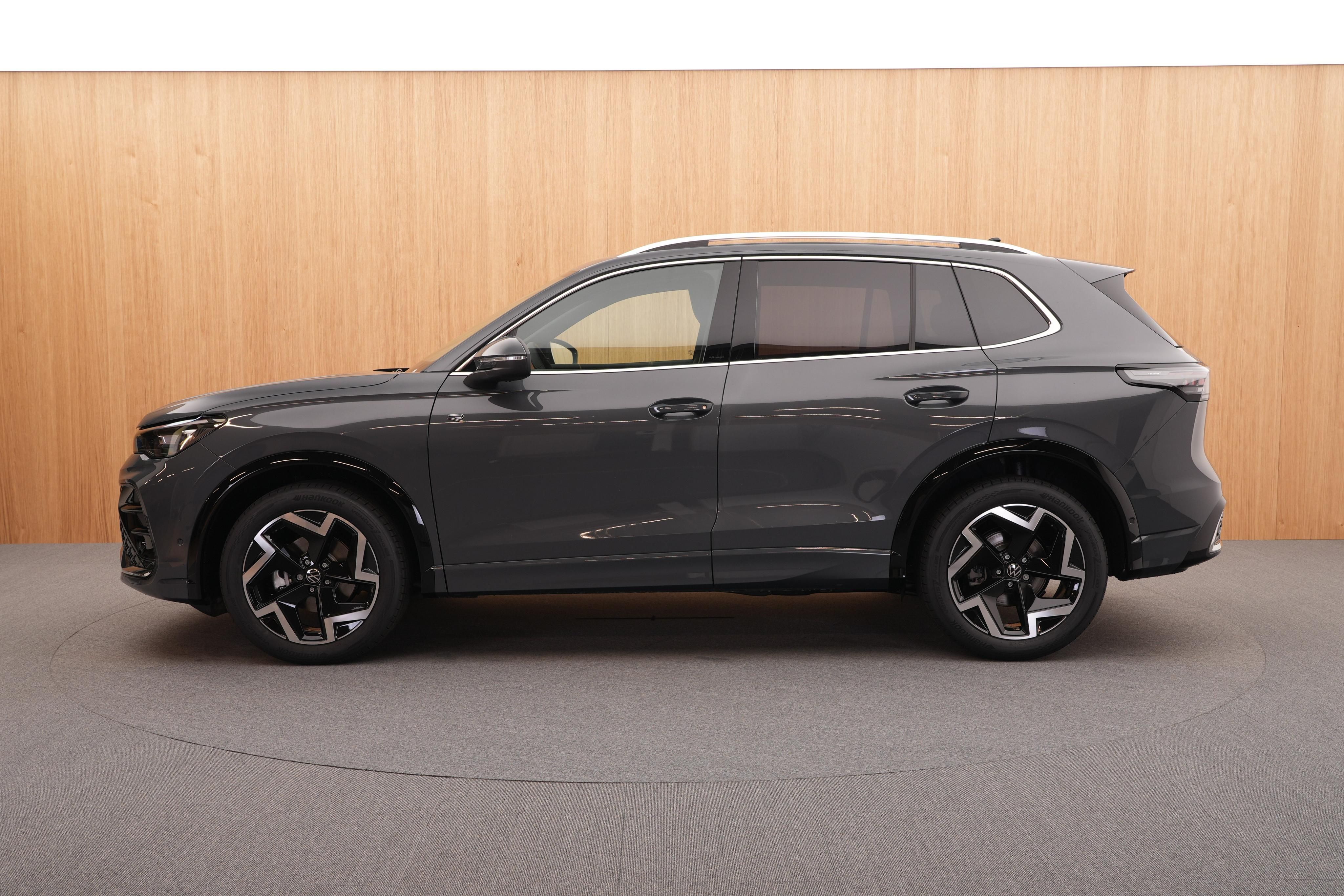 Volkswagen Tiguan, R-Line 1.5 eTSI DSG - fotka 2