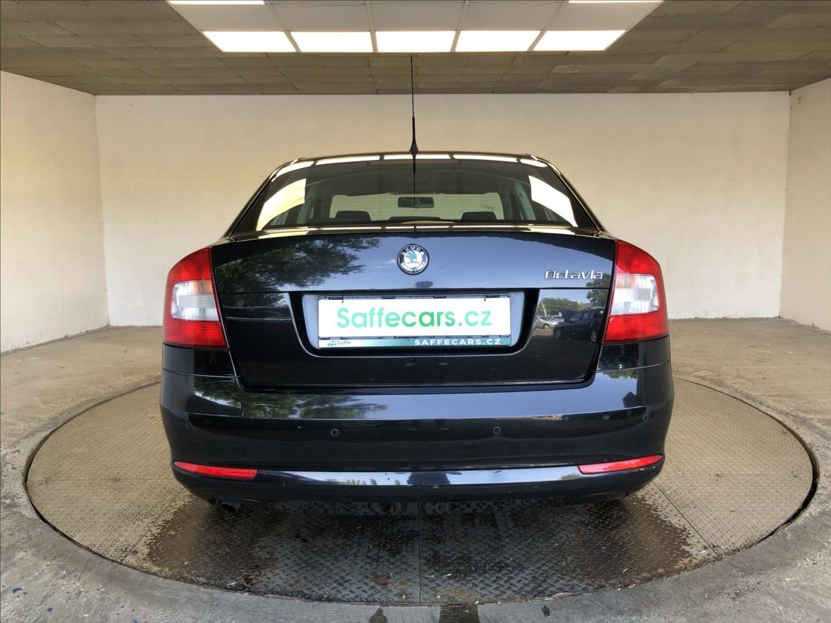 Škoda Octavia, 1,4 16V MPI - fotka 6
