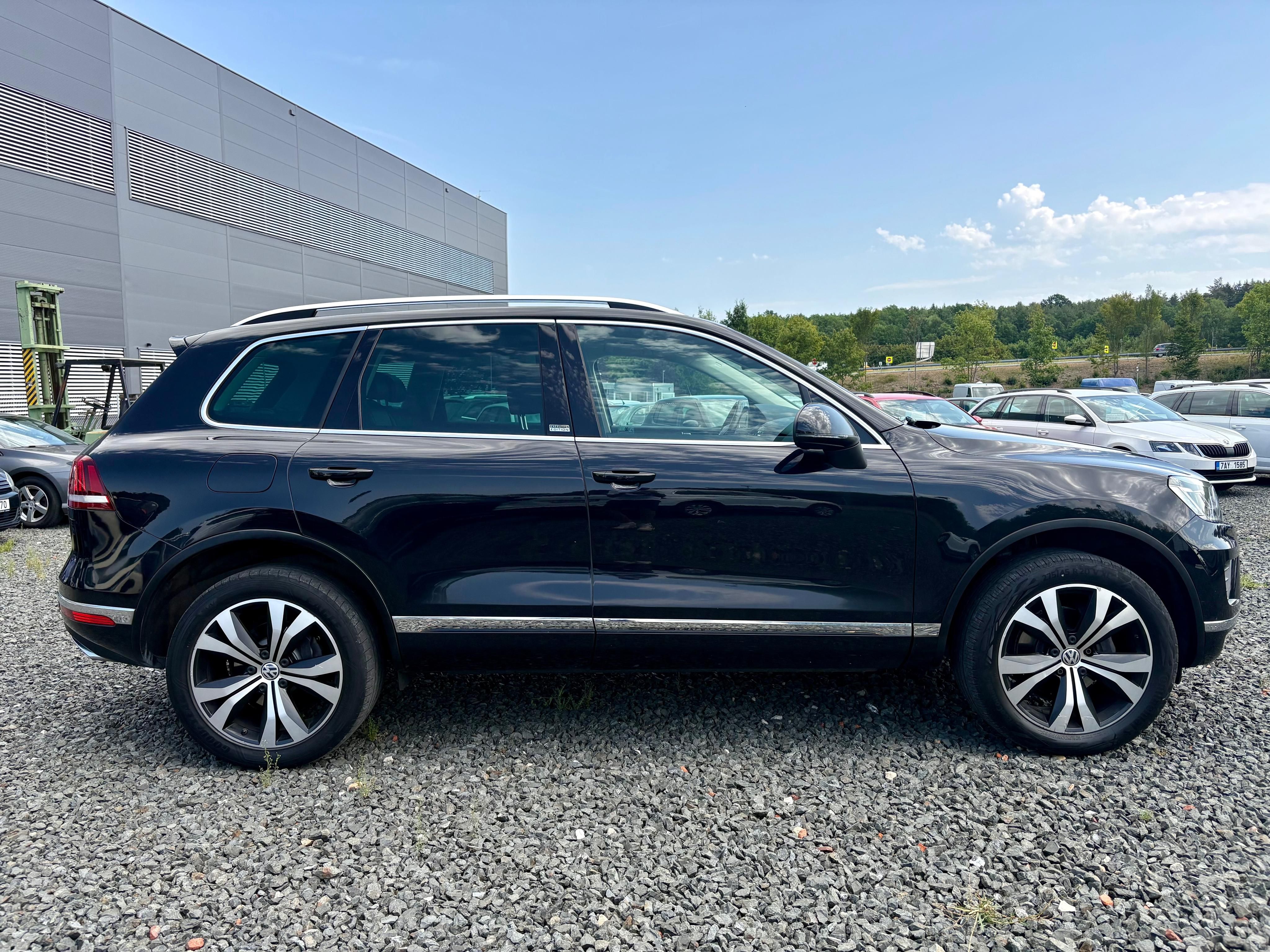 Volkswagen Touareg, 3.0TDi 193kw 4x4 DSG Executive - fotka 4