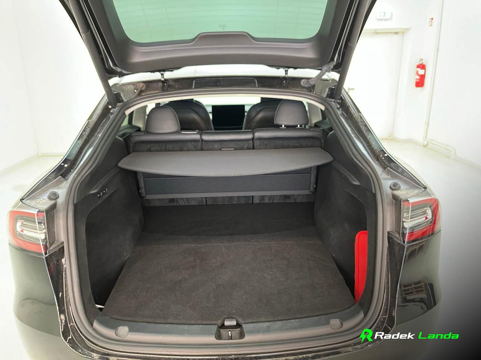 Tesla Model Y, Long Range AWD Berlín - fotka 6
