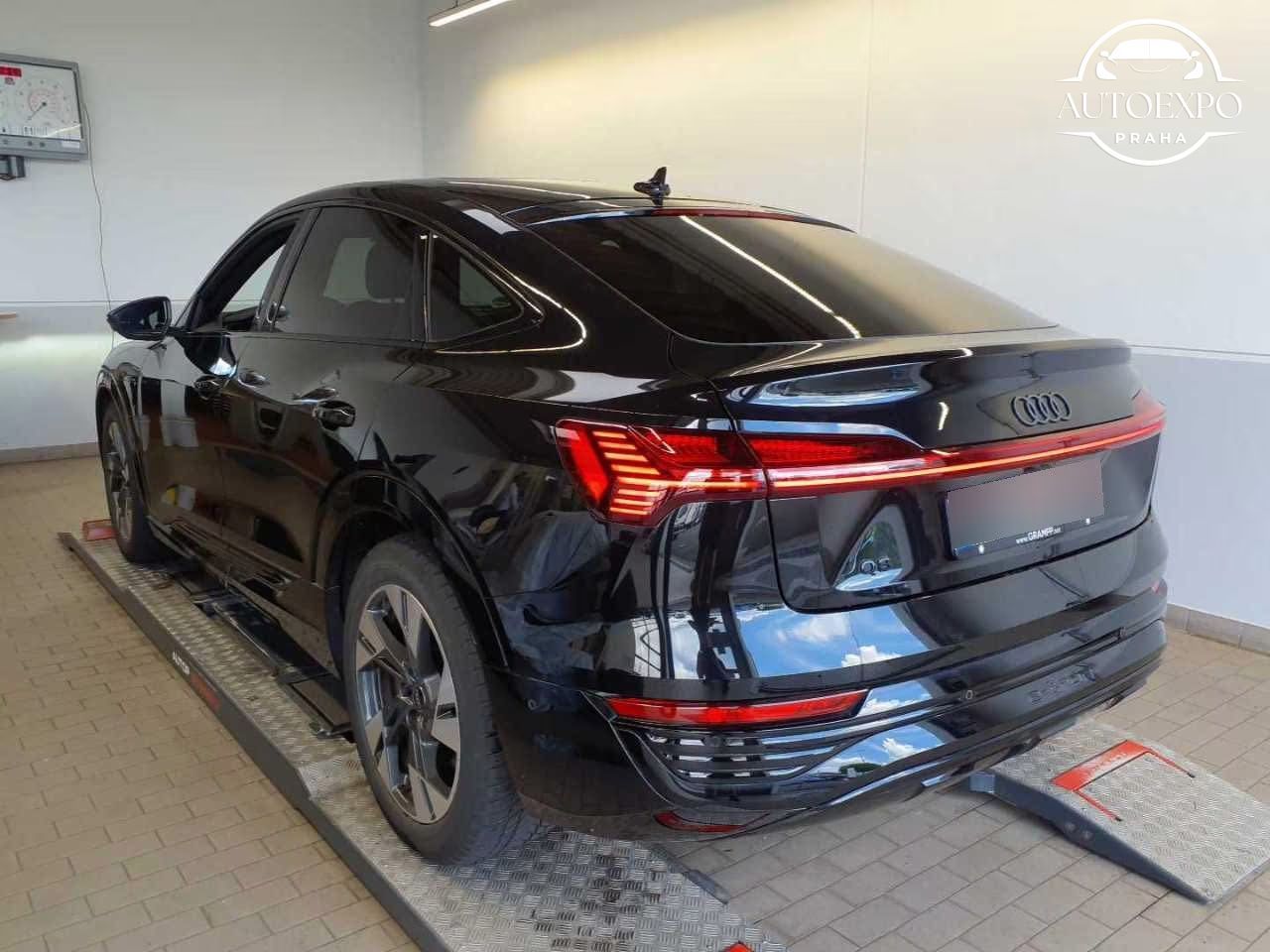 Audi Q8 e-tron, Q8 Sportback e-tron 50 Advance - fotka 2
