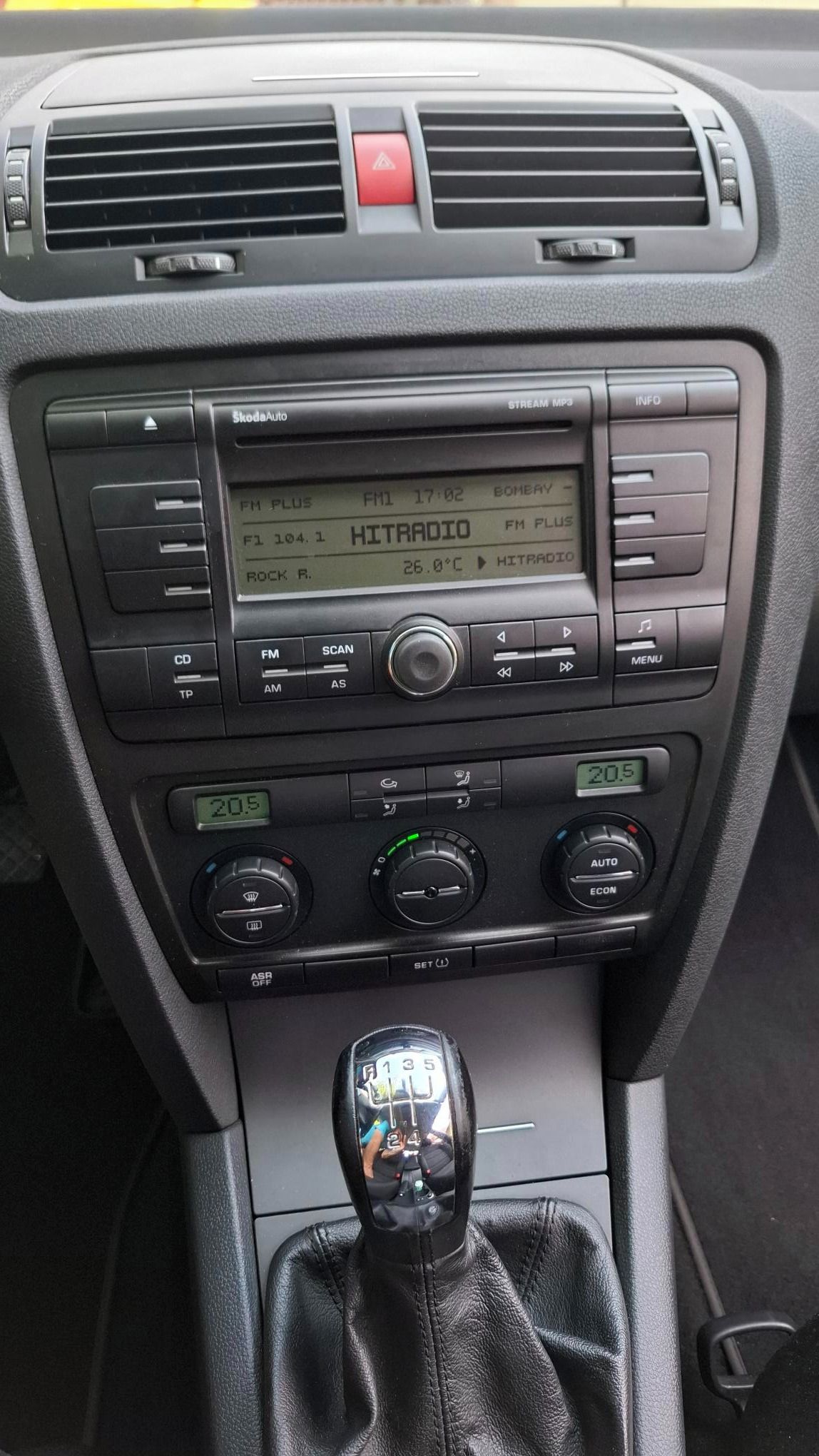 Škoda Octavia, 1,9TDI ročně servisováno - fotka 2