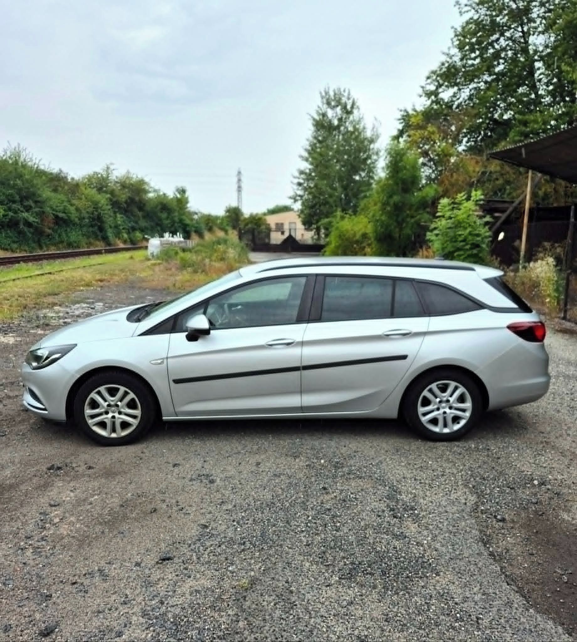 Opel Astra, Sport Tourer 1.6 Cdti - fotka 3