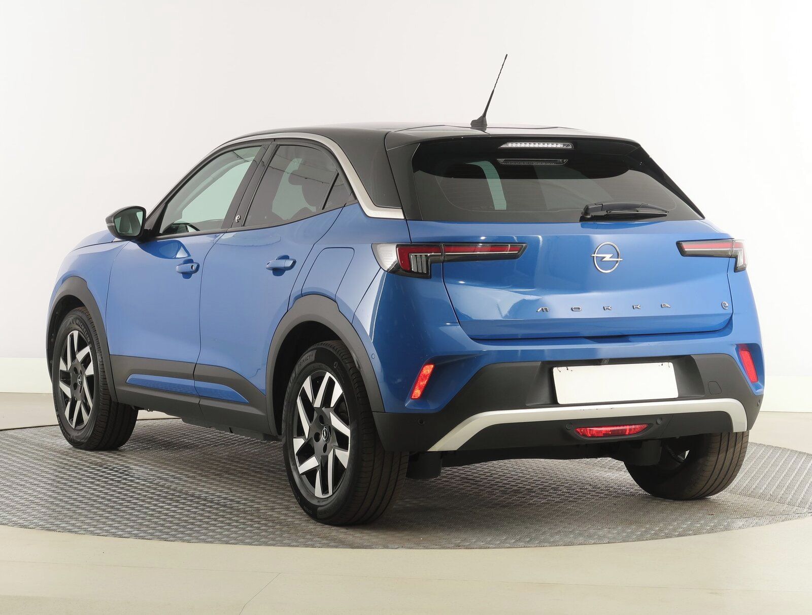 Opel Mokka, Electric 50 kWh, SoH 92% - fotka 4