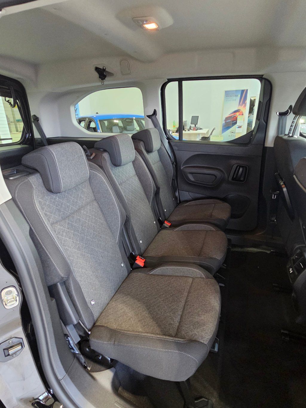 Opel Combo, Edit Plus XL-1,5 CDTi AT8-7sed - fotka 5