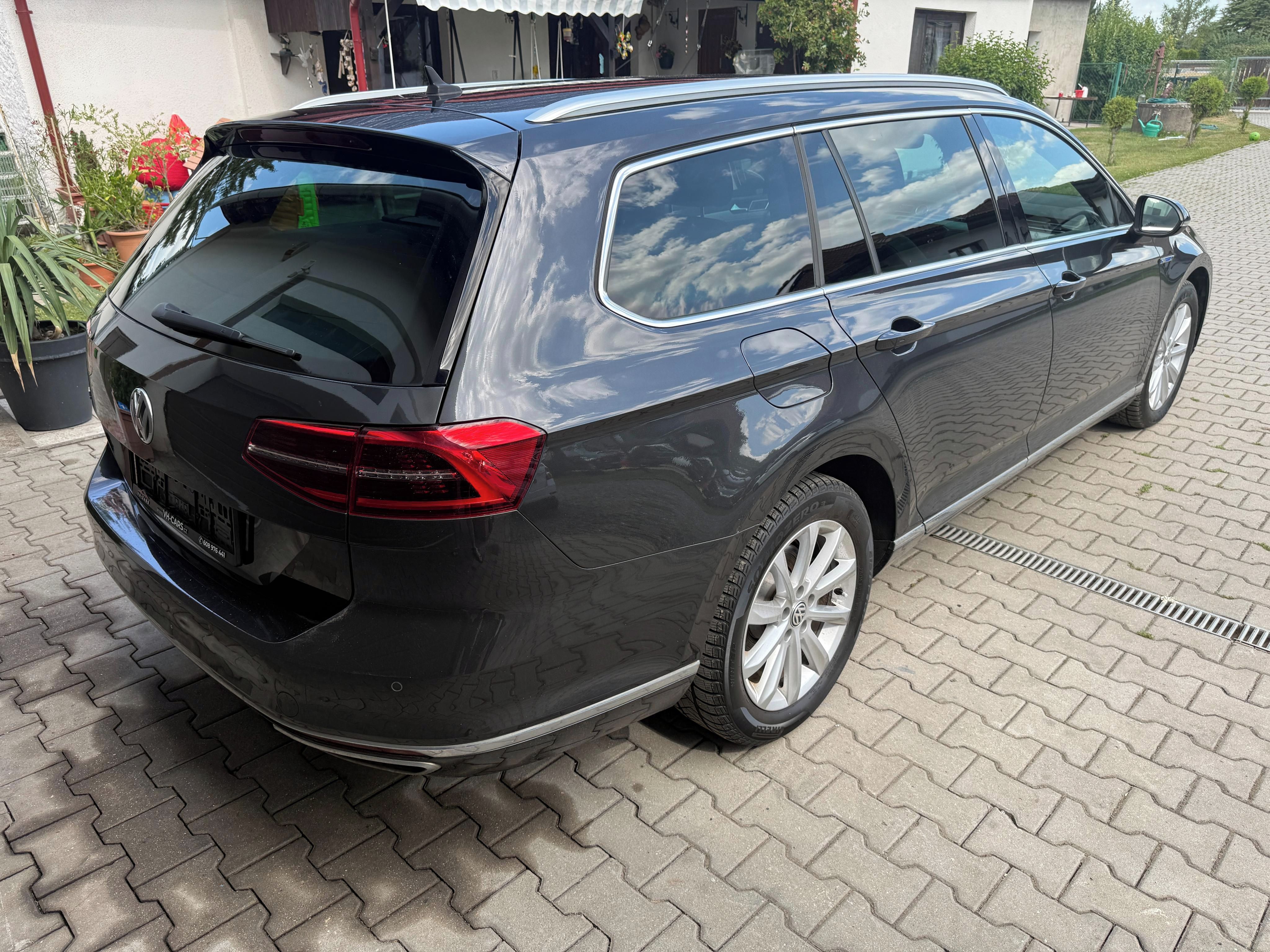 Volkswagen Passat, GTE - fotka 4