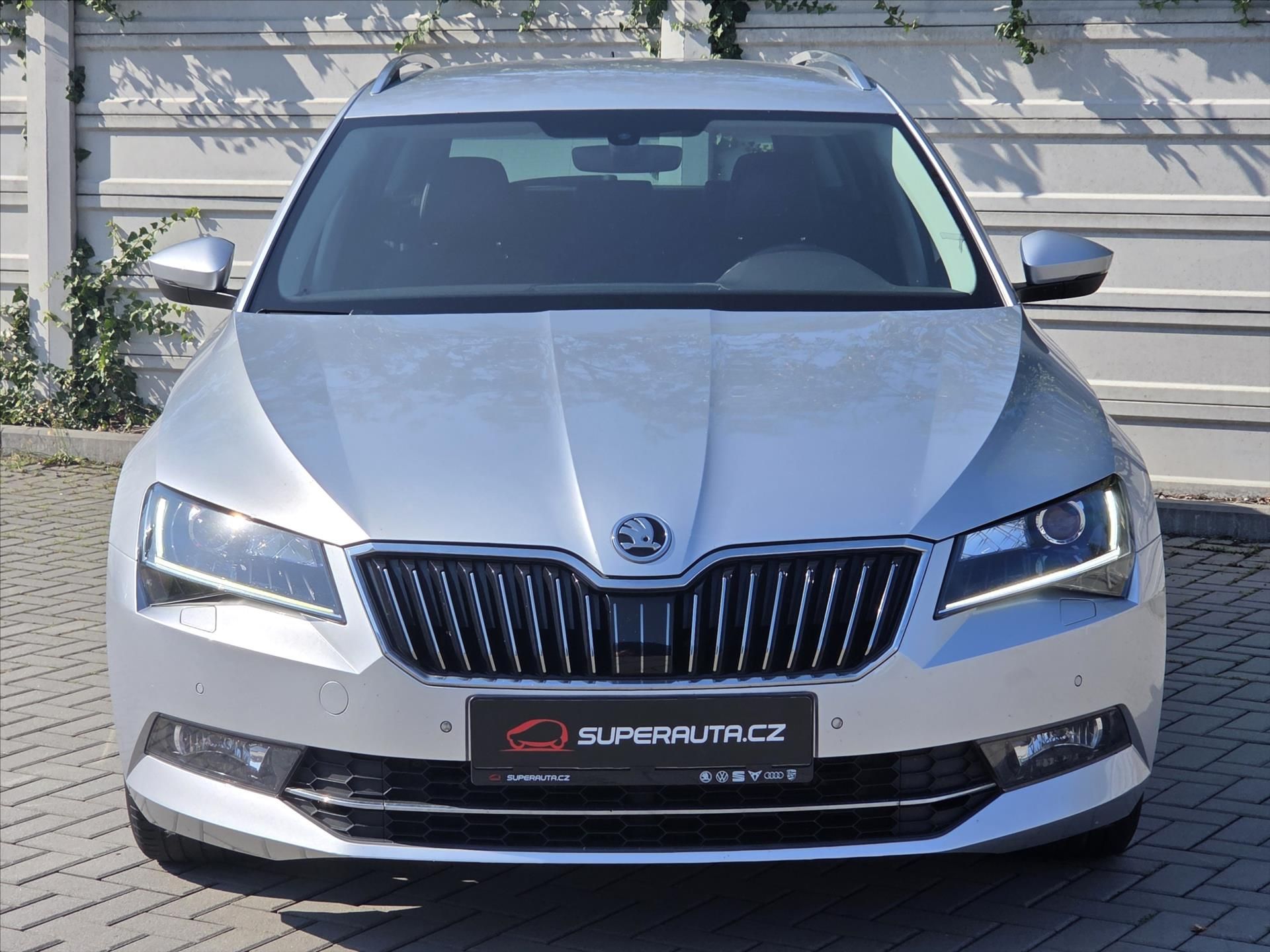 Škoda Superb, 2,0 TDi DSG Style Plus DPH ČR - fotka 2