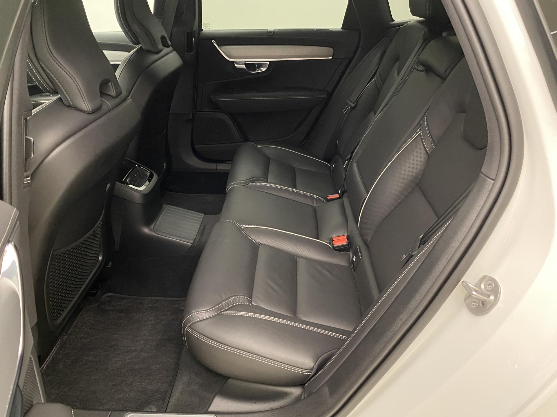 Volvo V90, T8 AWD RECHARGE DARK ULTRA - fotka 5