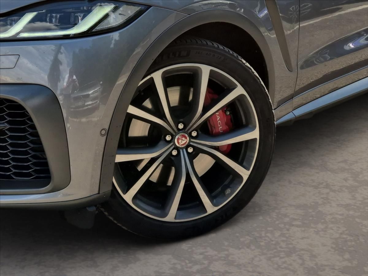 Jaguar F-Pace, 5,0 V8 AWD SVR 405 kW - fotka 6