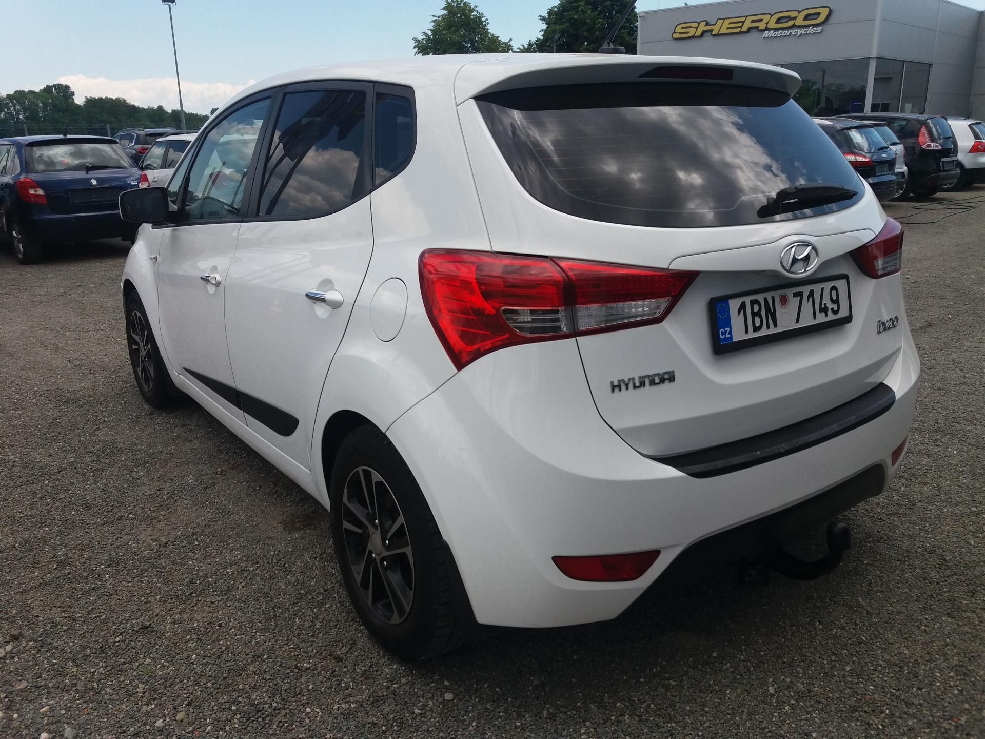 Hyundai ix20, 1.6i,92kW,TAŽNY,VÝHŘEV.!! - fotka 4