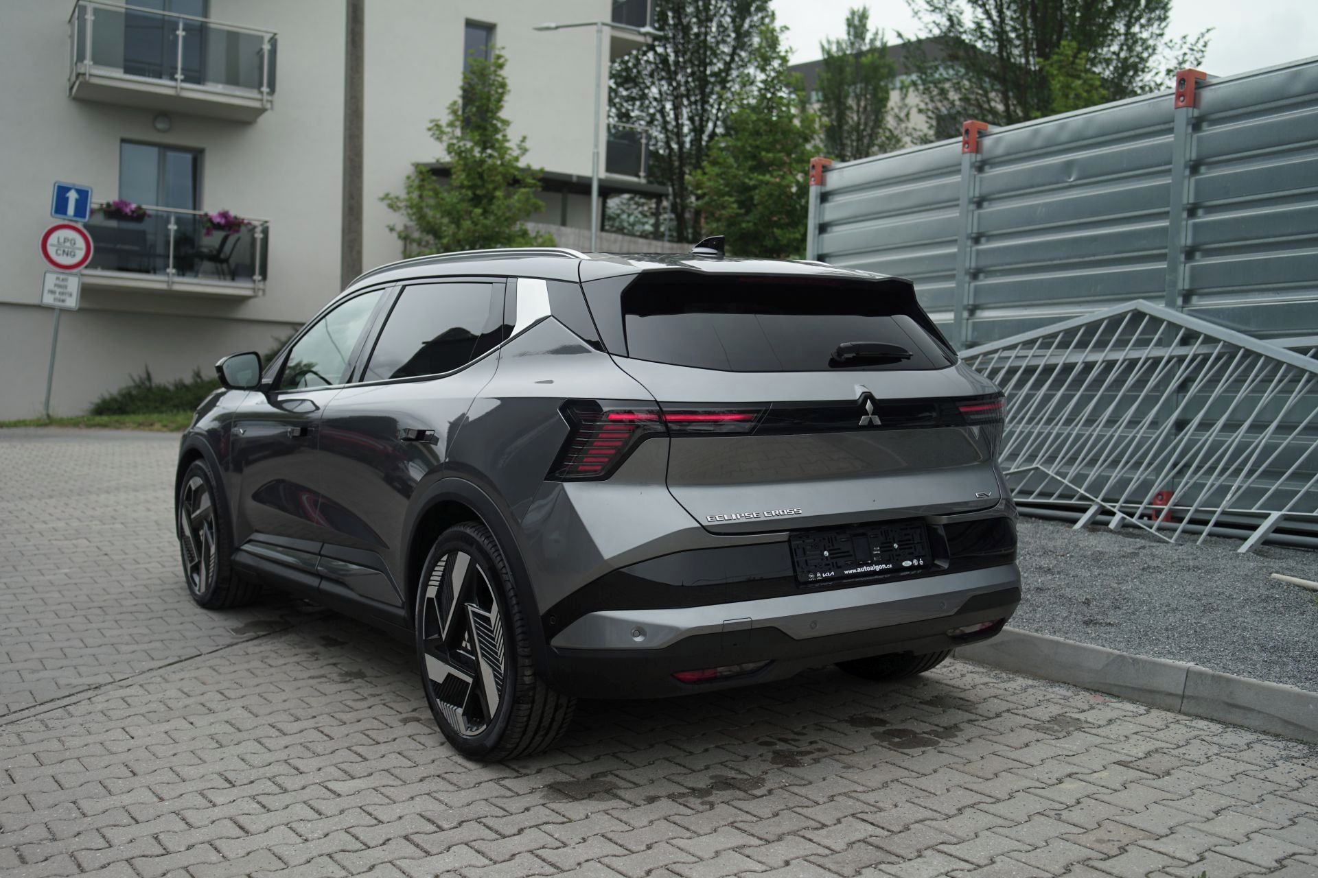 Mitsubishi Eclipse Cross, Mitsubishi Eclipse Cross 87kWh - fotka 4