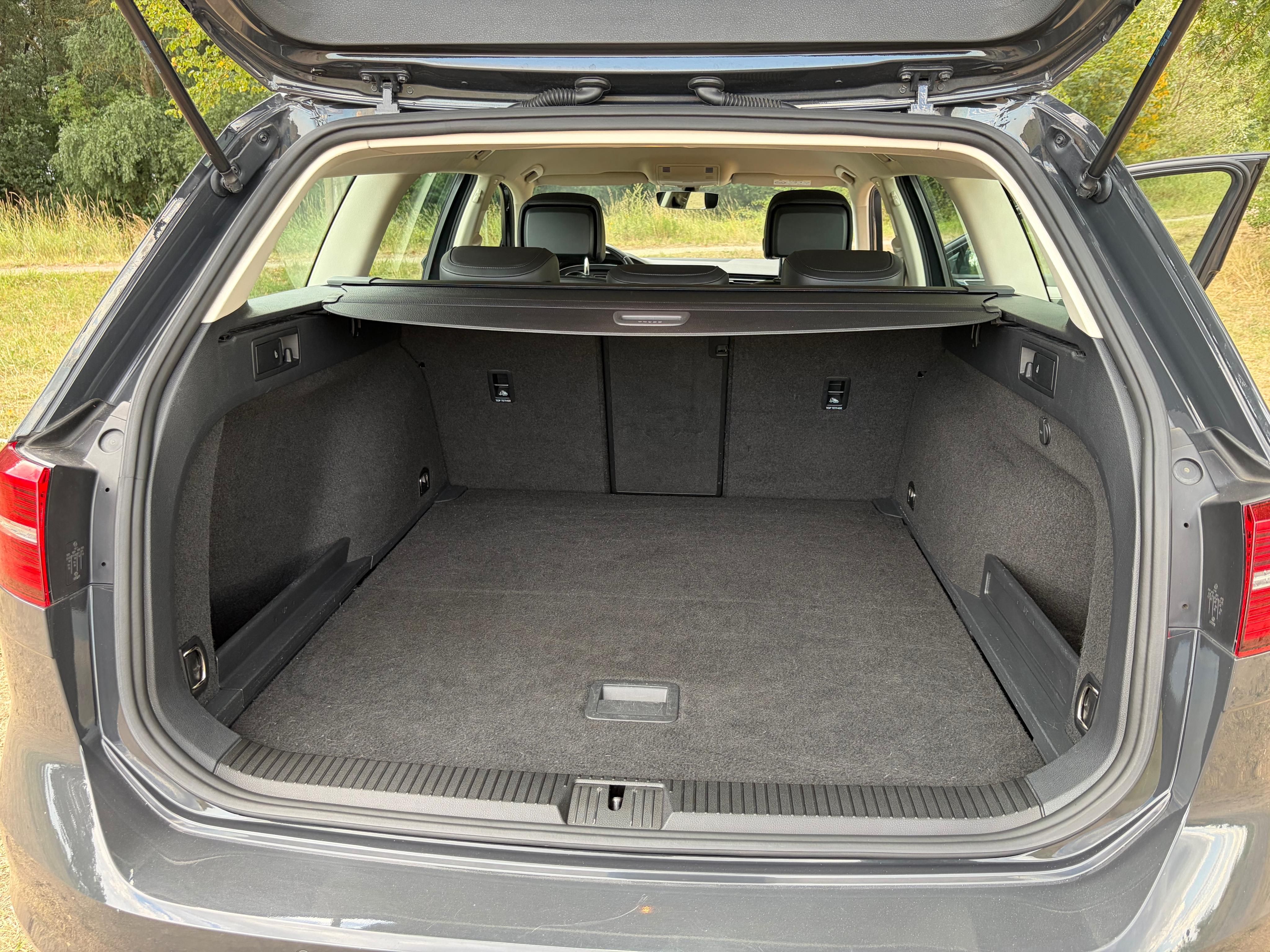 Volkswagen Passat, 2.0 TDi,110 kW,Highline,ČR - fotka 6