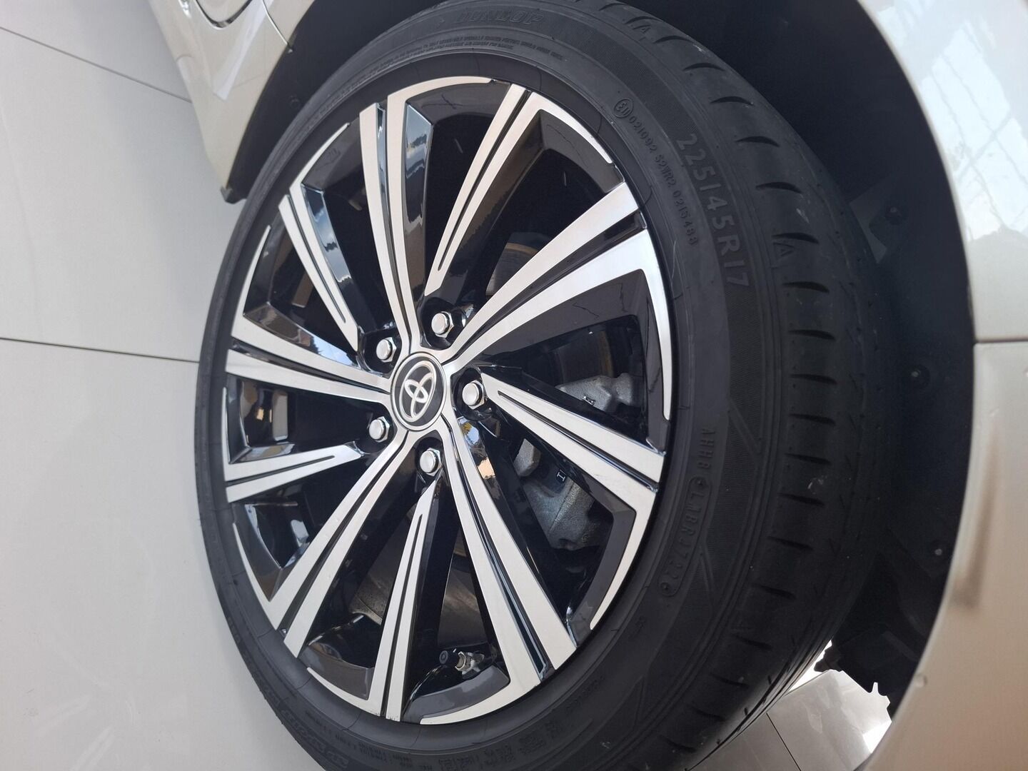 Toyota Corolla, 1.5i 92KW 2023 COMFORT - fotka 4