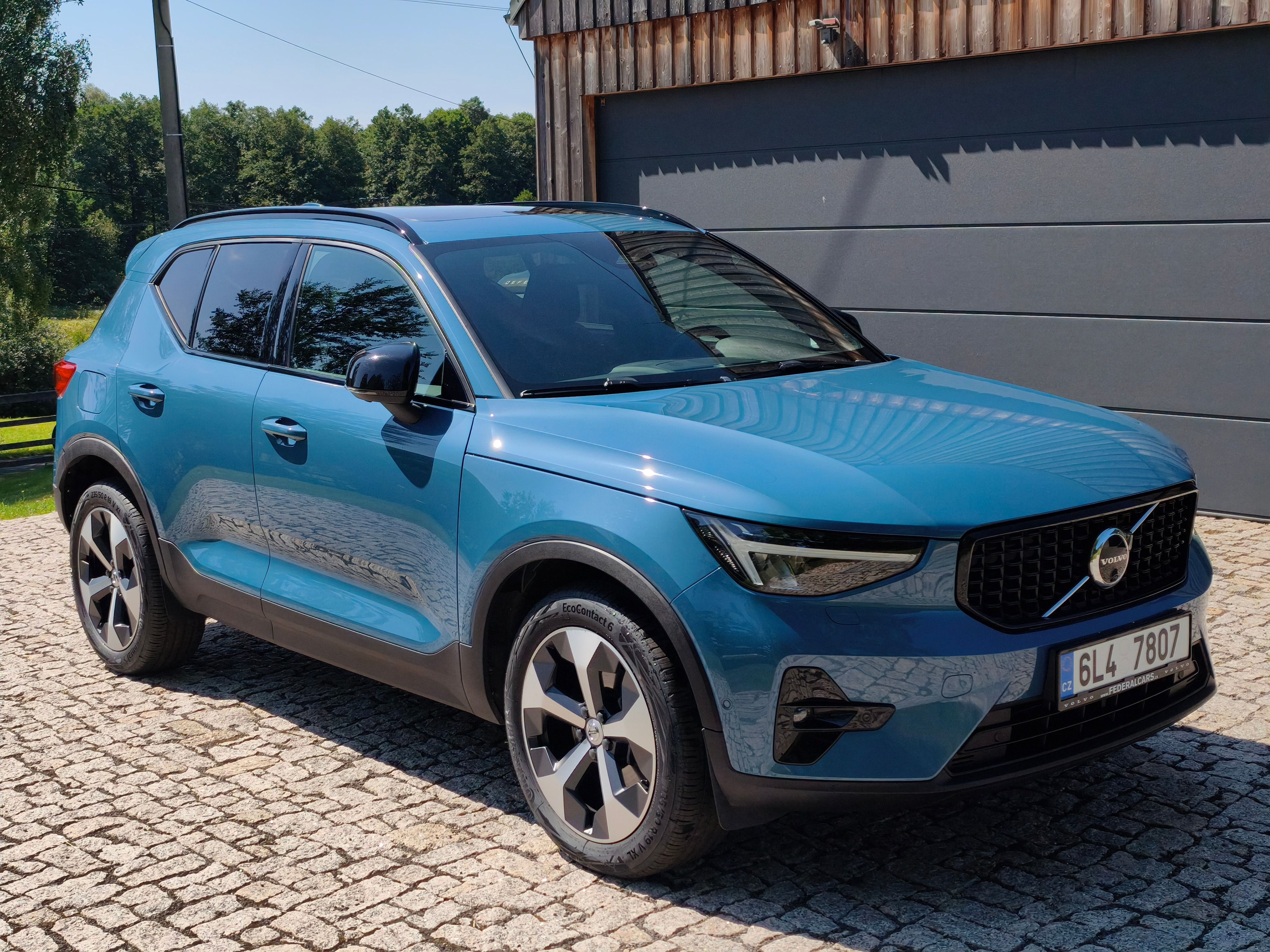 Volvo XC40, ULTIMATE DARK 145kW 4x4