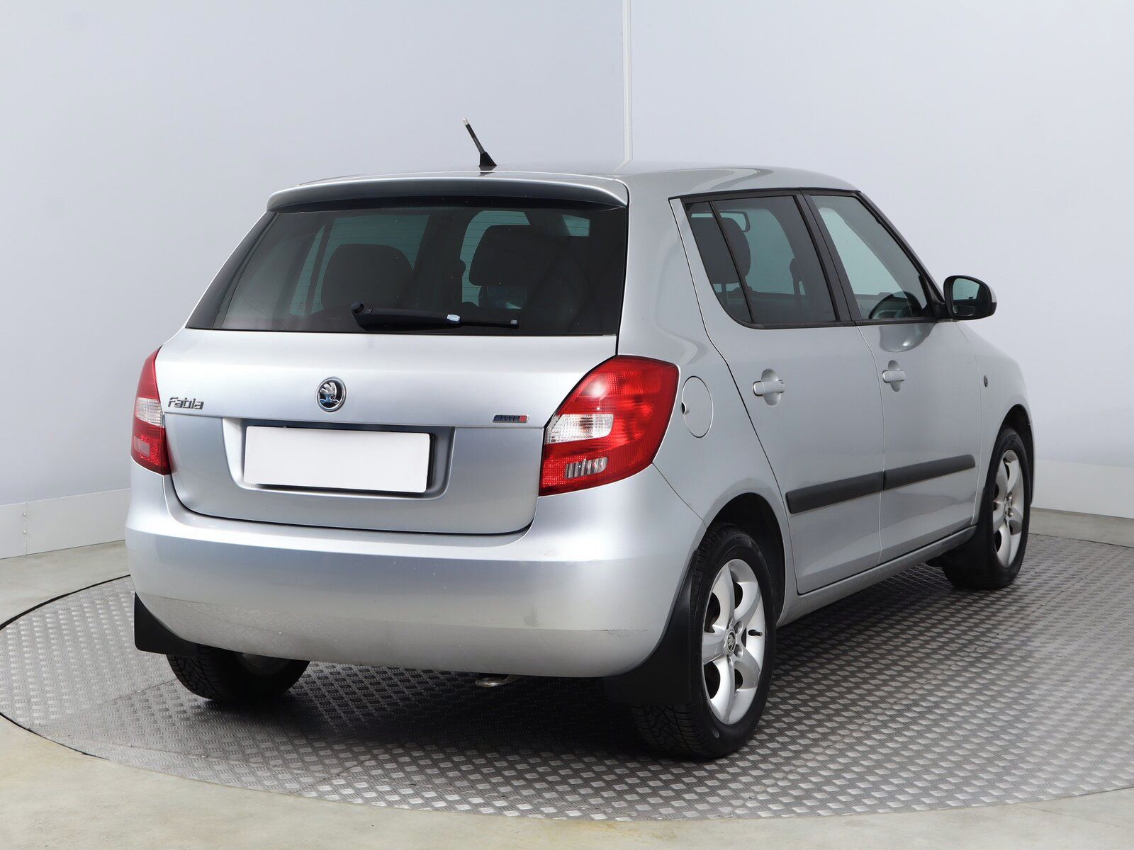 Škoda Fabia, 1.2 12V, po STK, jezdí výborně - fotka 5