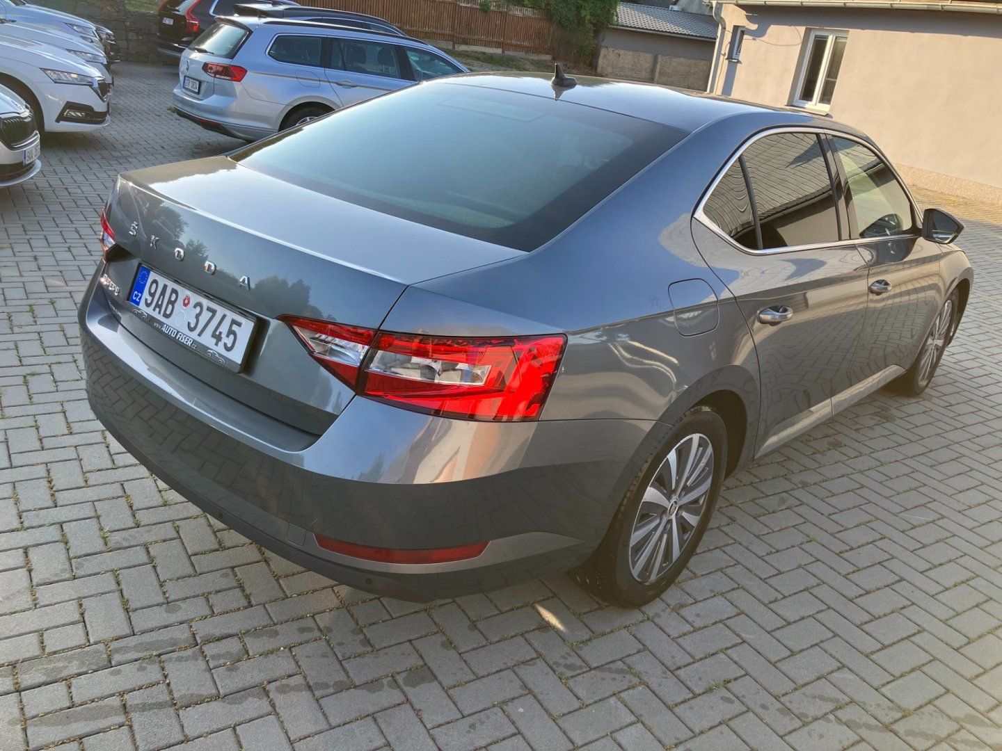 Škoda Superb, 2.0TDI 110kW DSG STYLE PLUS - fotka 4