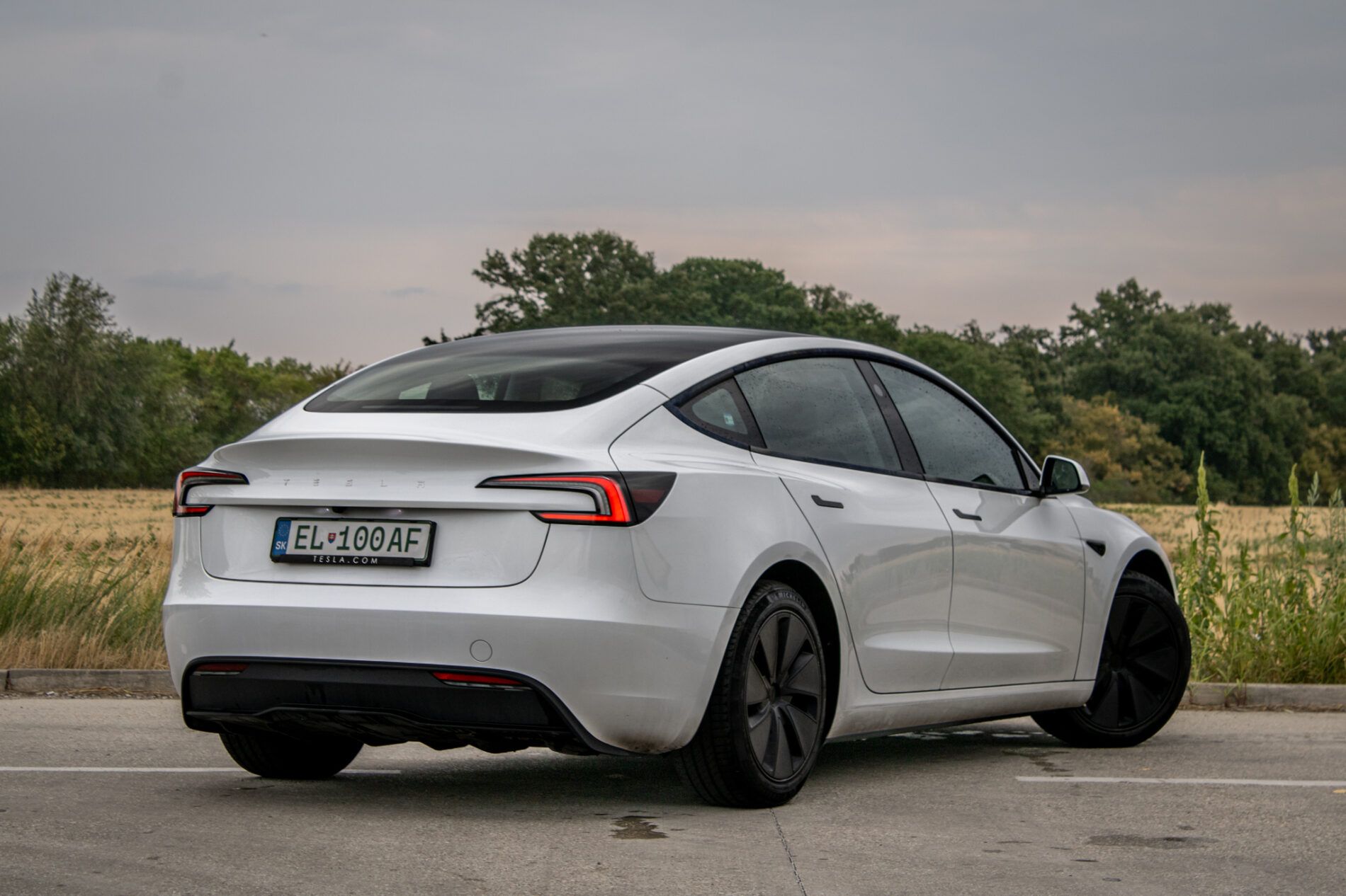 Tesla Model 3 - fotka 5
