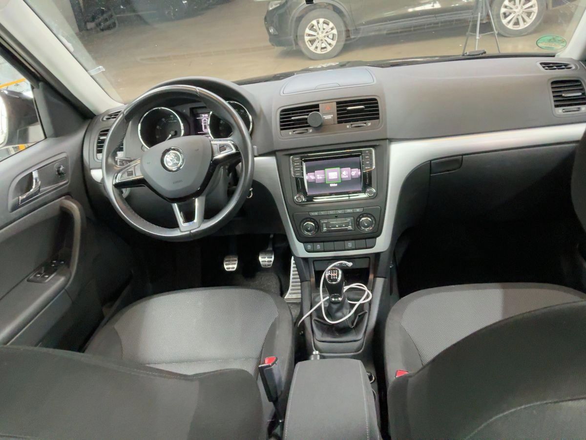 Škoda Yeti, 1.4Tsi 92KW XENONY MF VOLANT - fotka 2