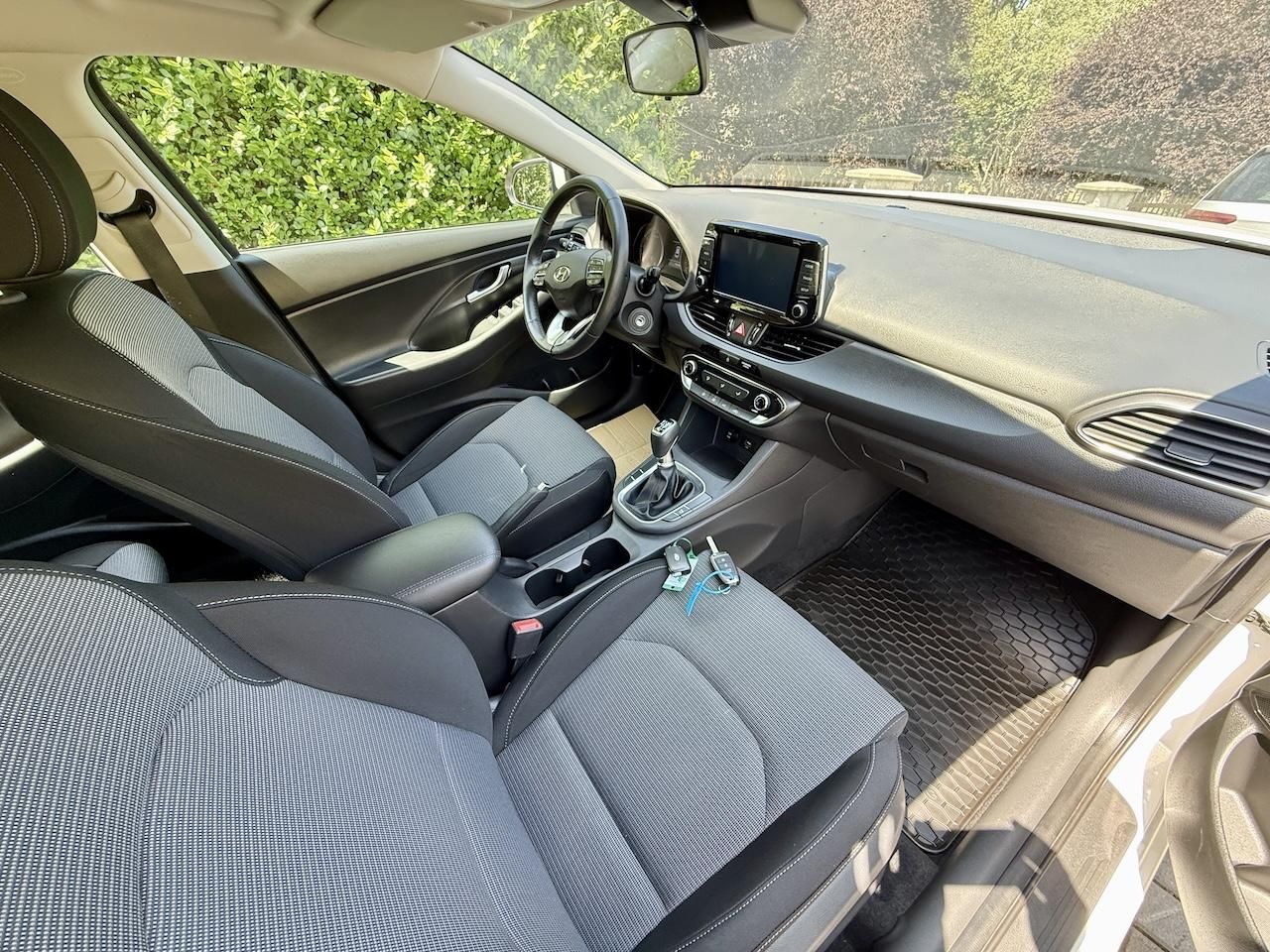 Hyundai i30, 1,5i 81kW CVVT COMFORT Koup.ČR - fotka 4