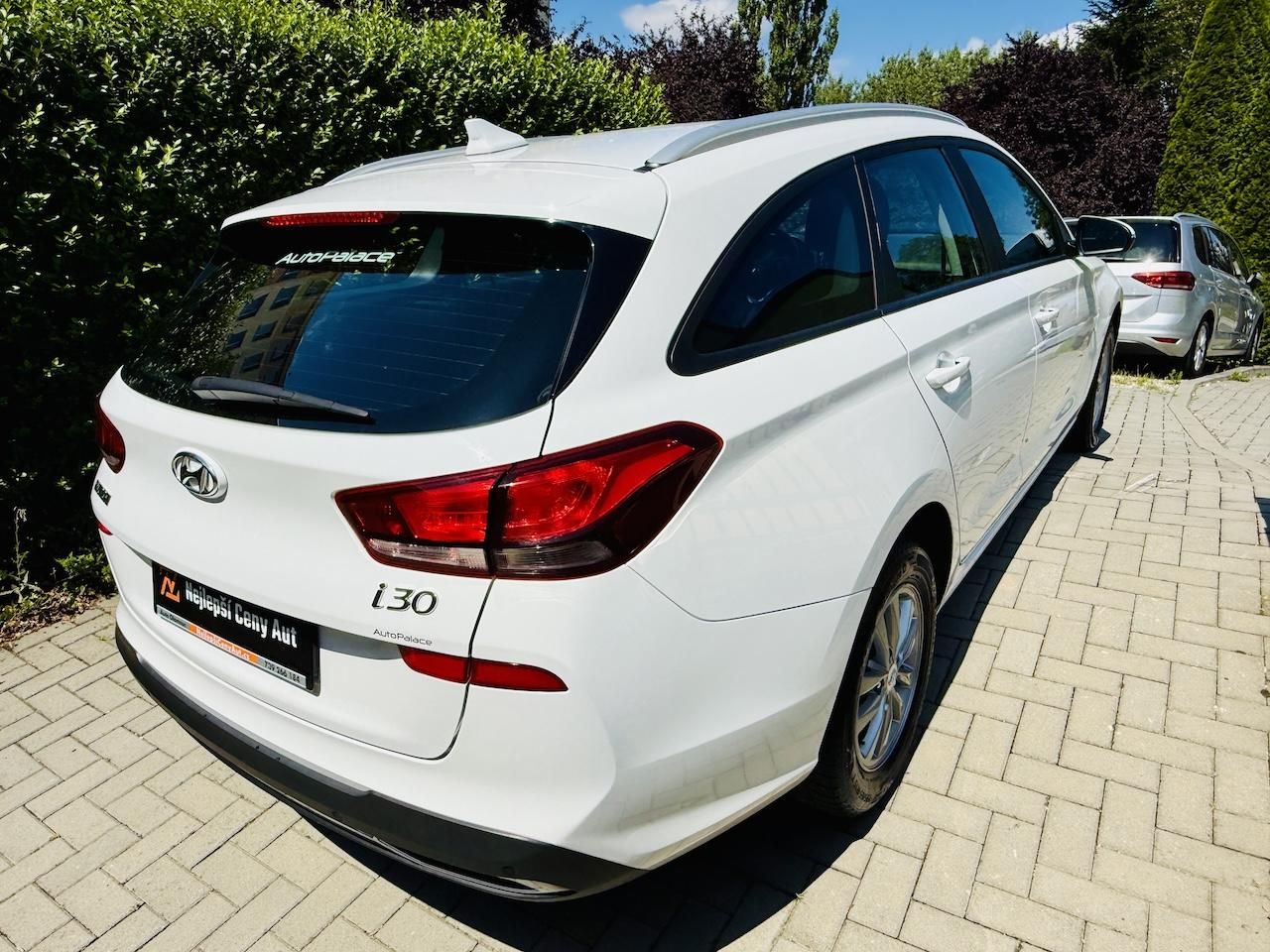 Hyundai i30, 1,5i 81kW CVVT COMFORT Koup.ČR - fotka 5