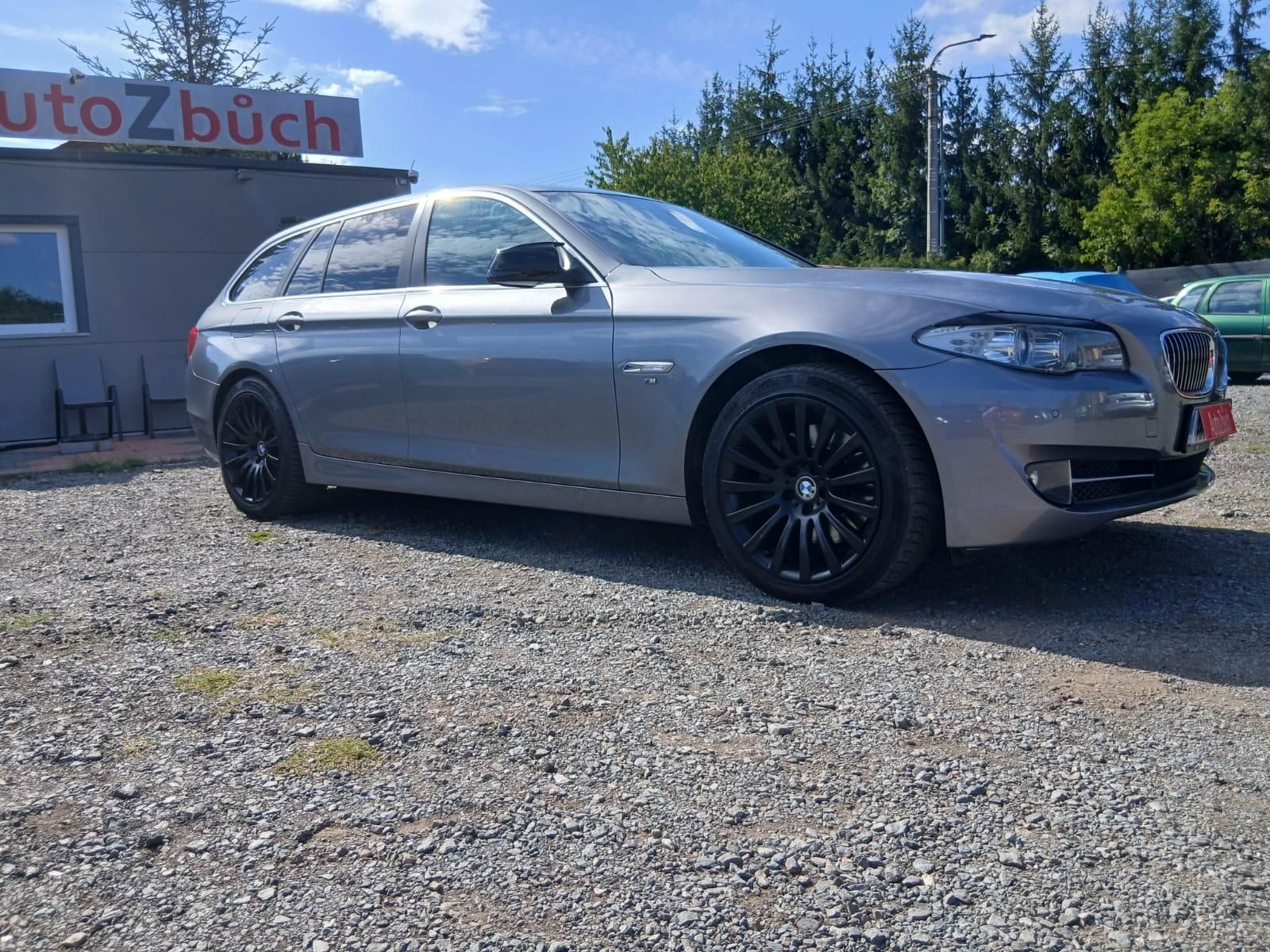 BMW Řada 5, 530 D, X Drive,  4x4, 190 kW - fotka 6